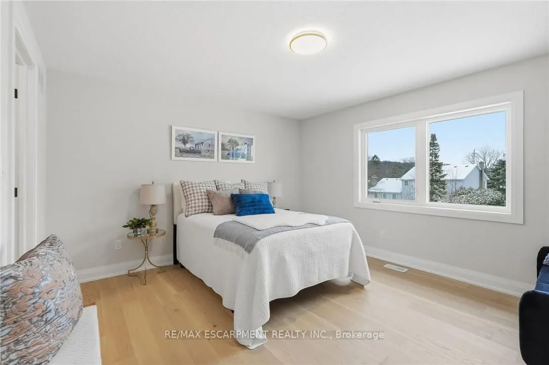 7 Bartlett Avenue