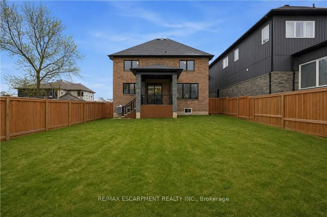 7 Bartlett Avenue