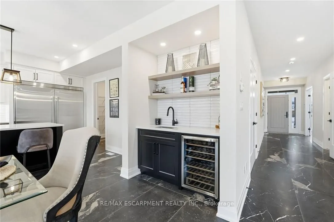 7 Bartlett Avenue