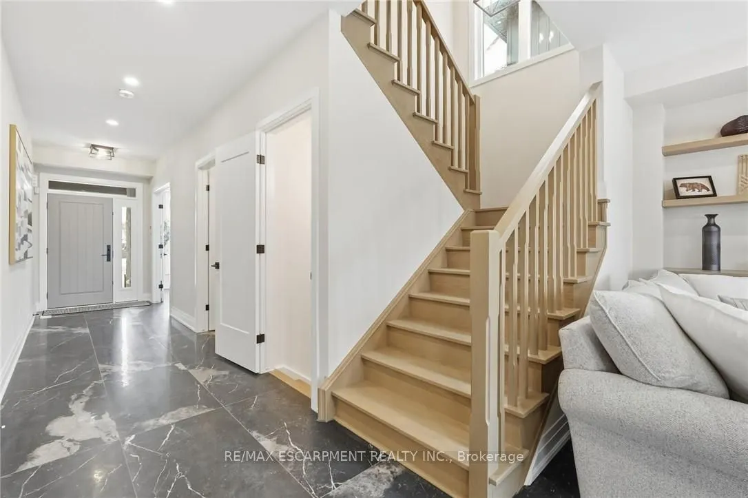 7 Bartlett Avenue