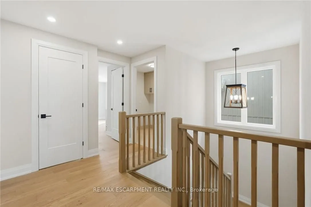 7 Bartlett Avenue