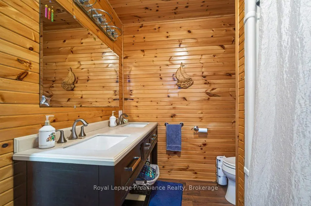 1077 Pukitis Trail