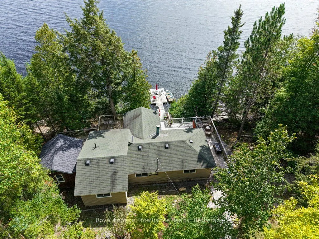 1077 Pukitis Trail