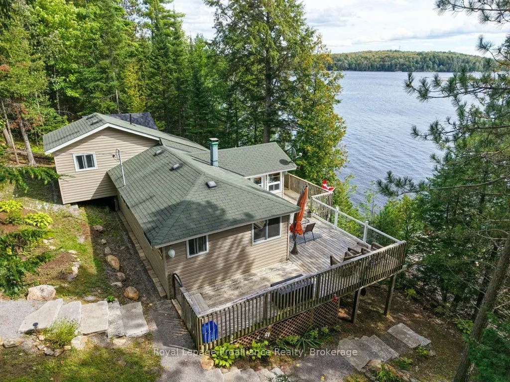 1077 Pukitis Trail