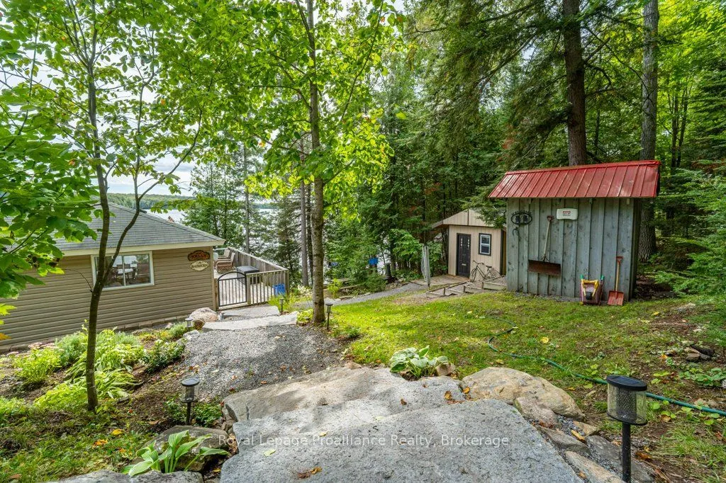 1077 Pukitis Trail