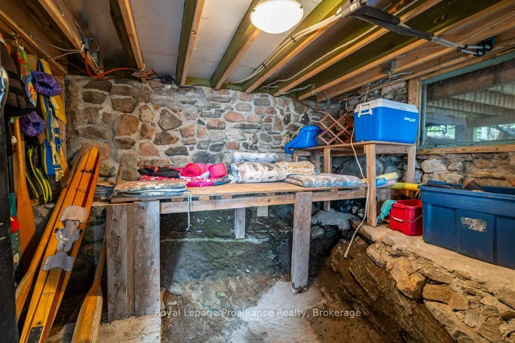 1077 Pukitis Trail