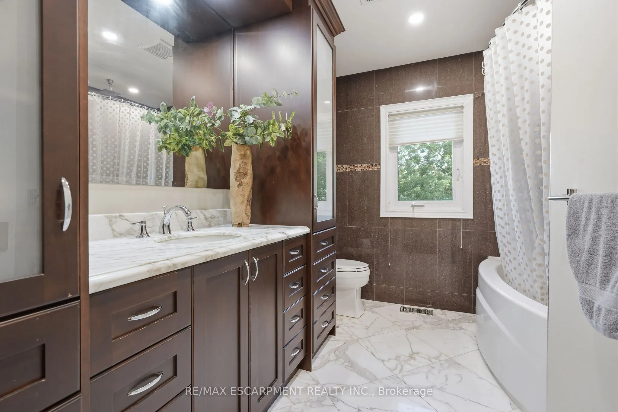 48 Woodend Drive