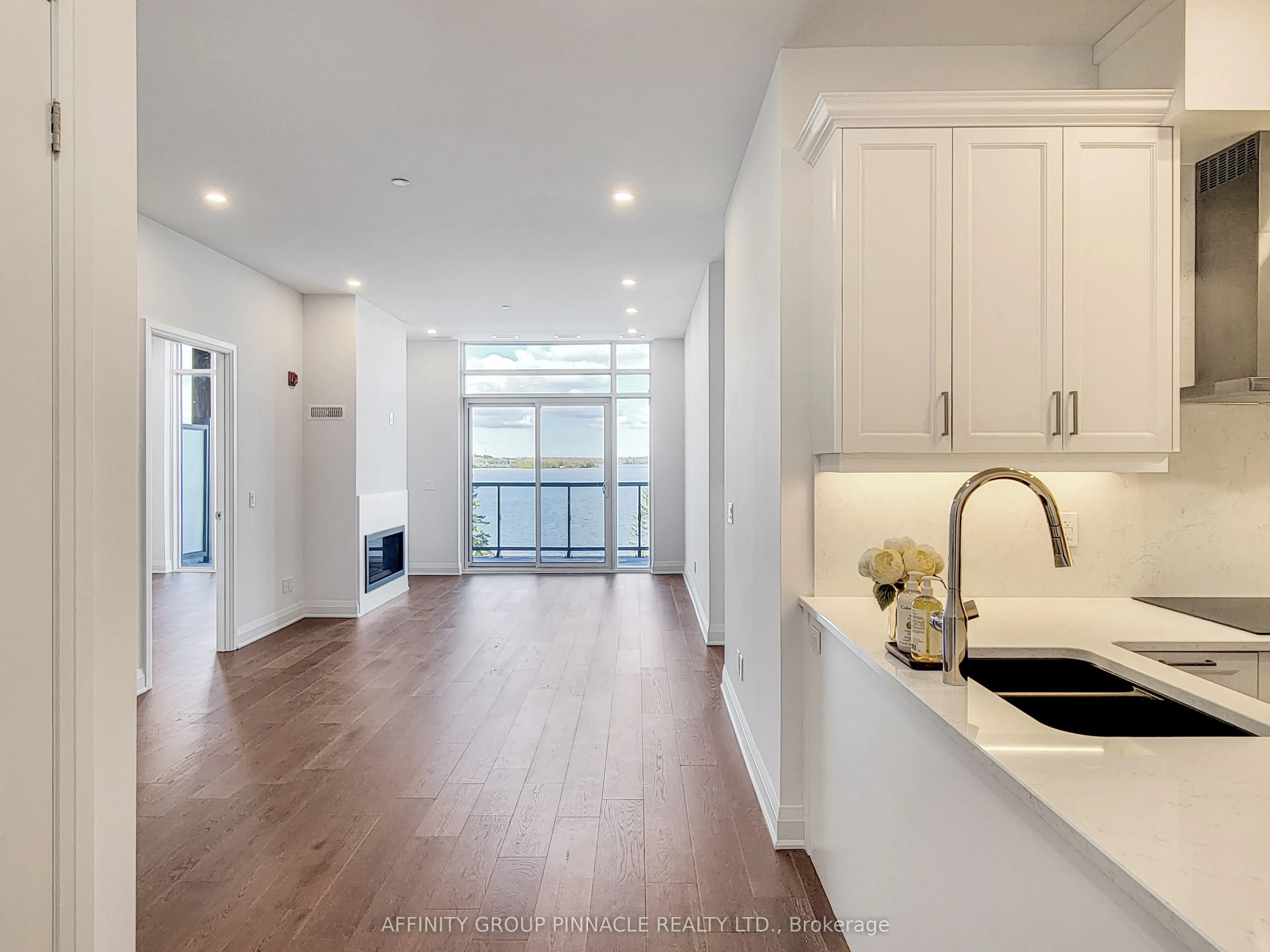 99 Louisa Street #309