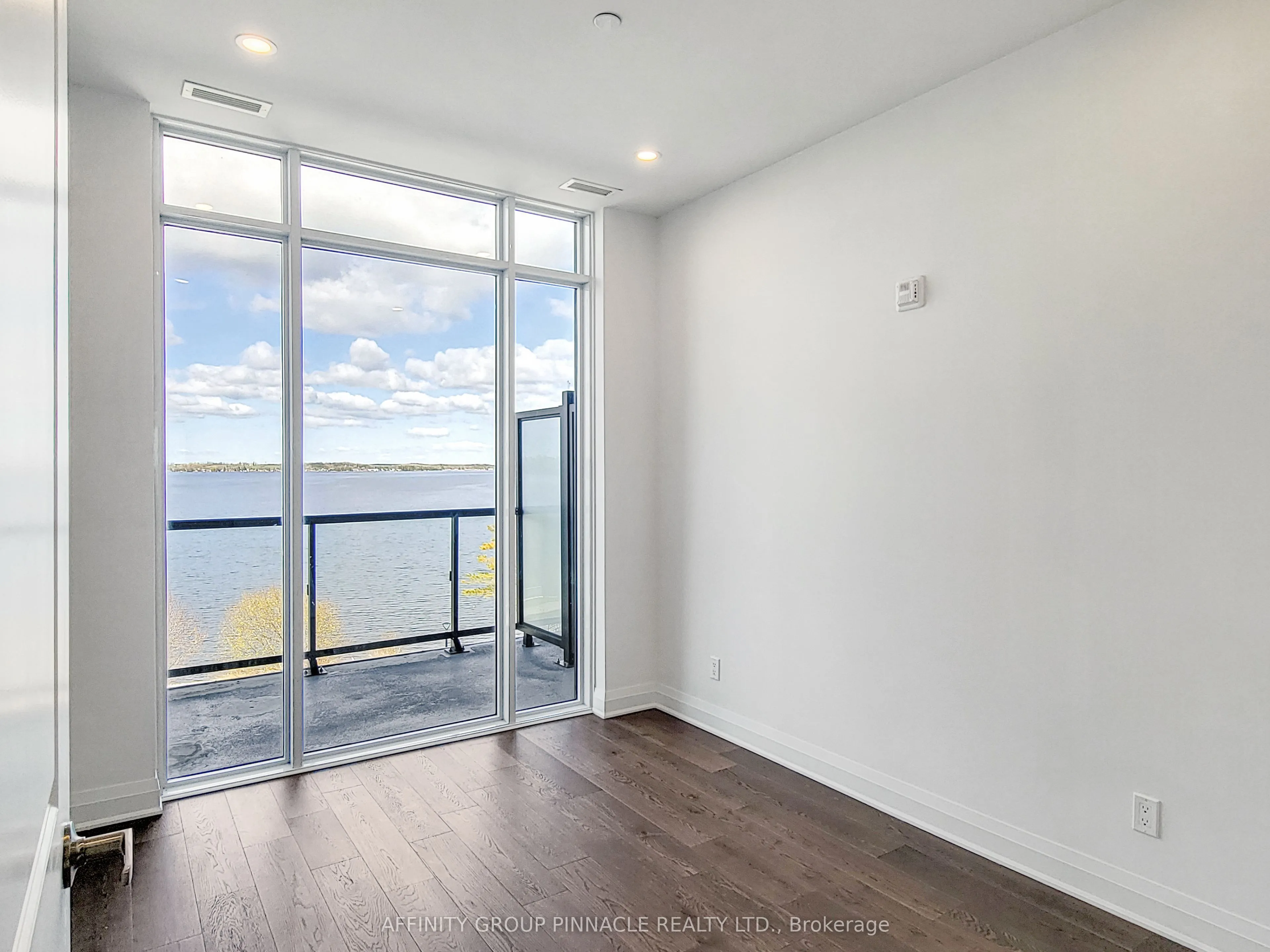 99 Louisa Street #309