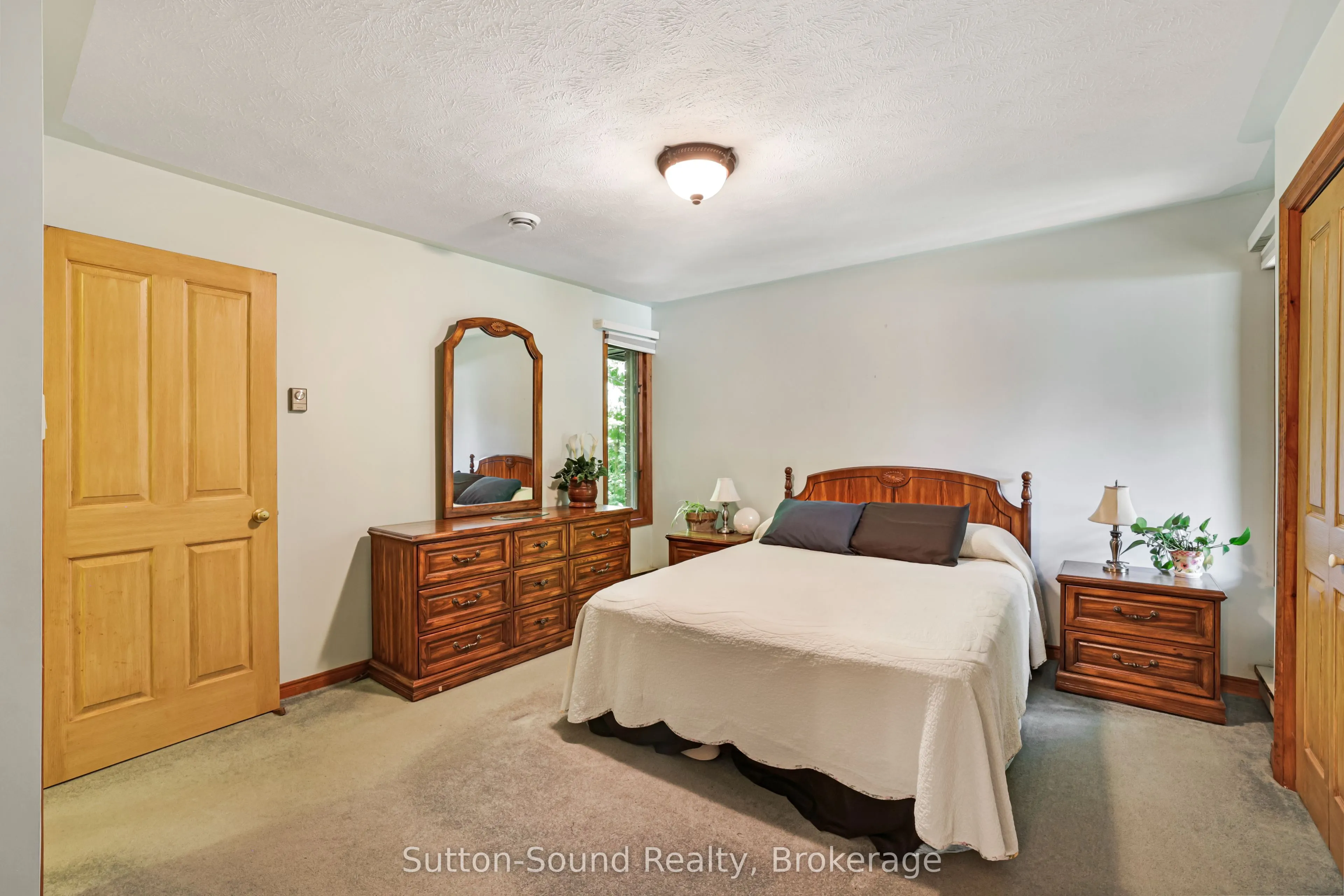 42 CARSON LAKE Crescent