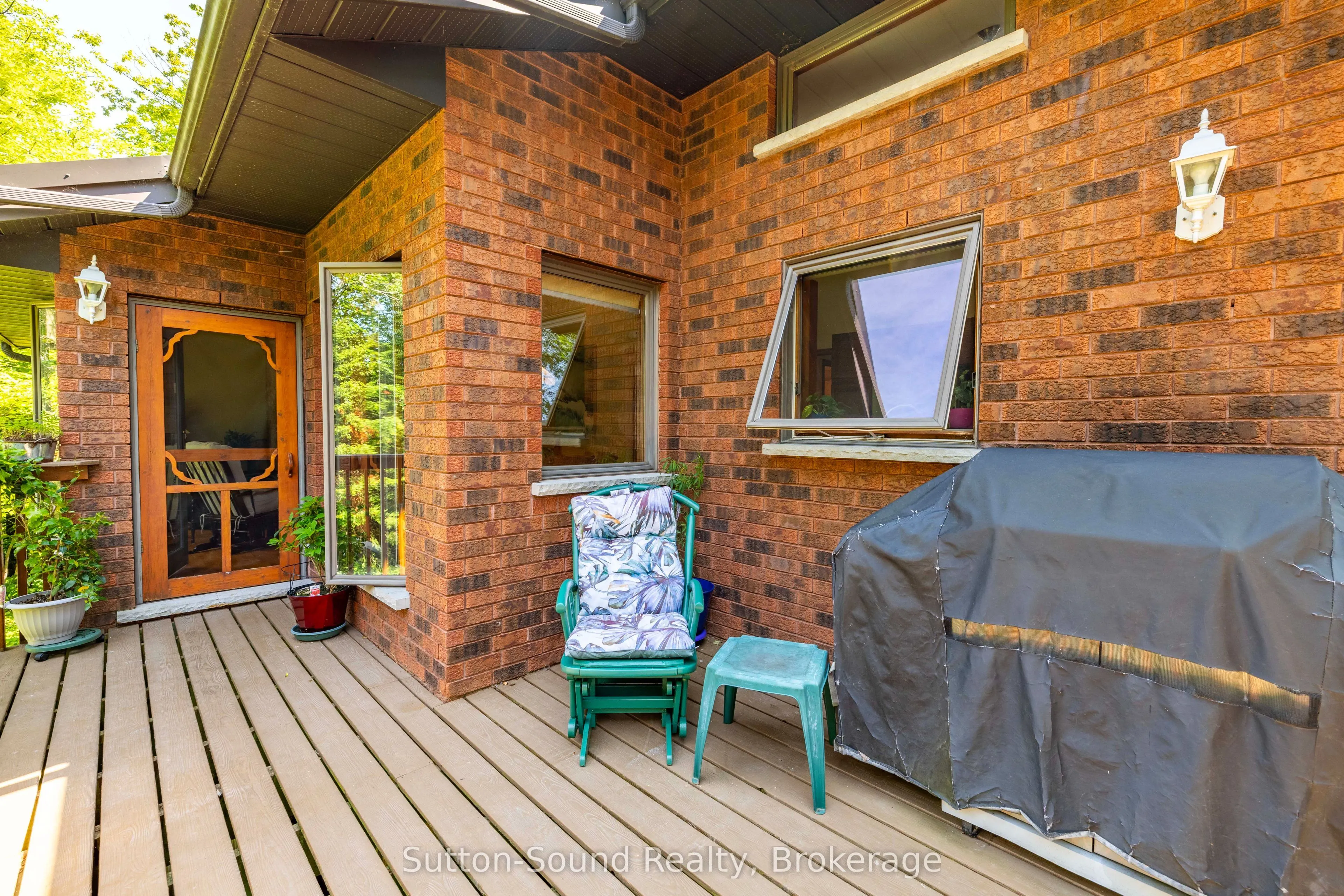 42 CARSON LAKE Crescent