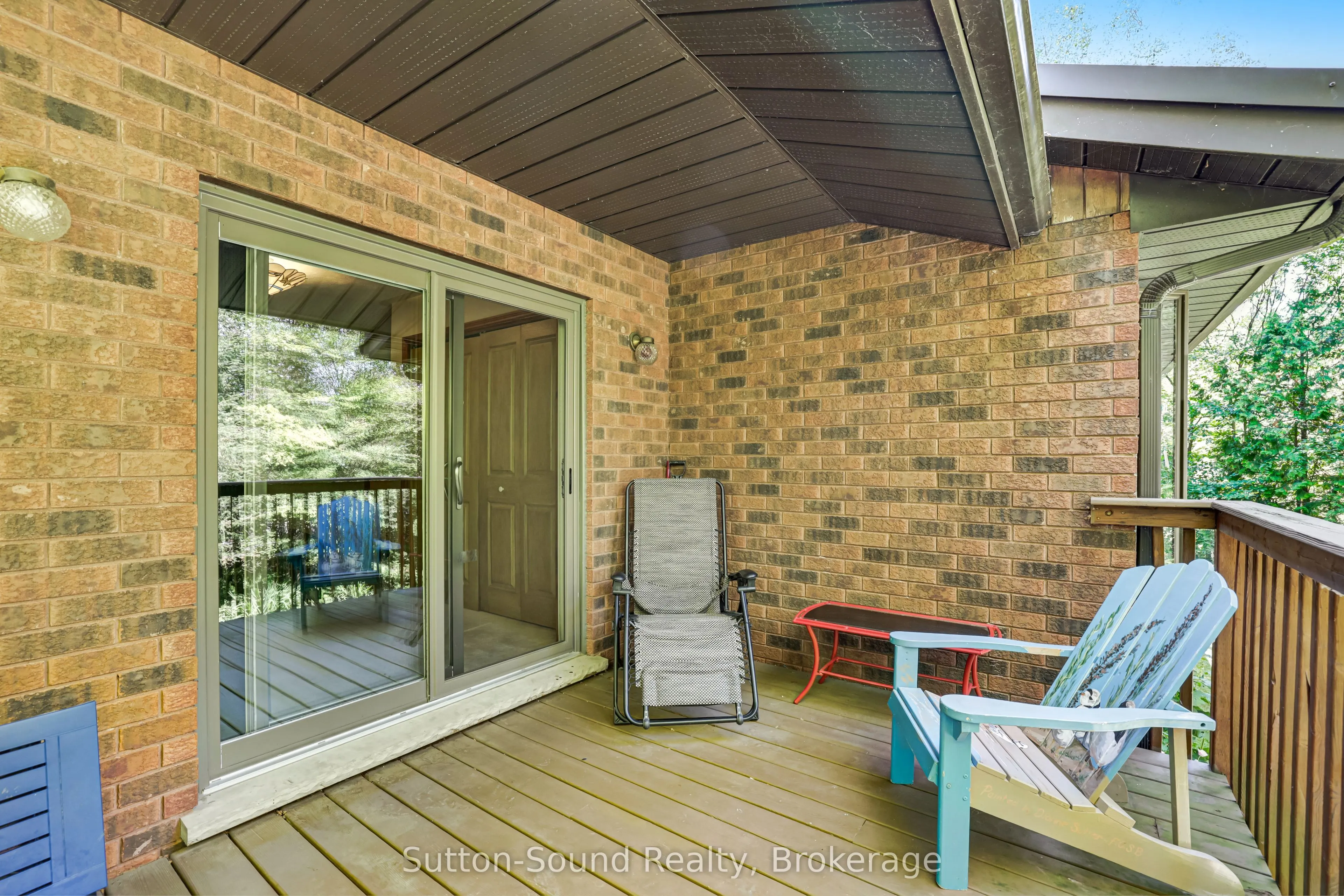 42 CARSON LAKE Crescent