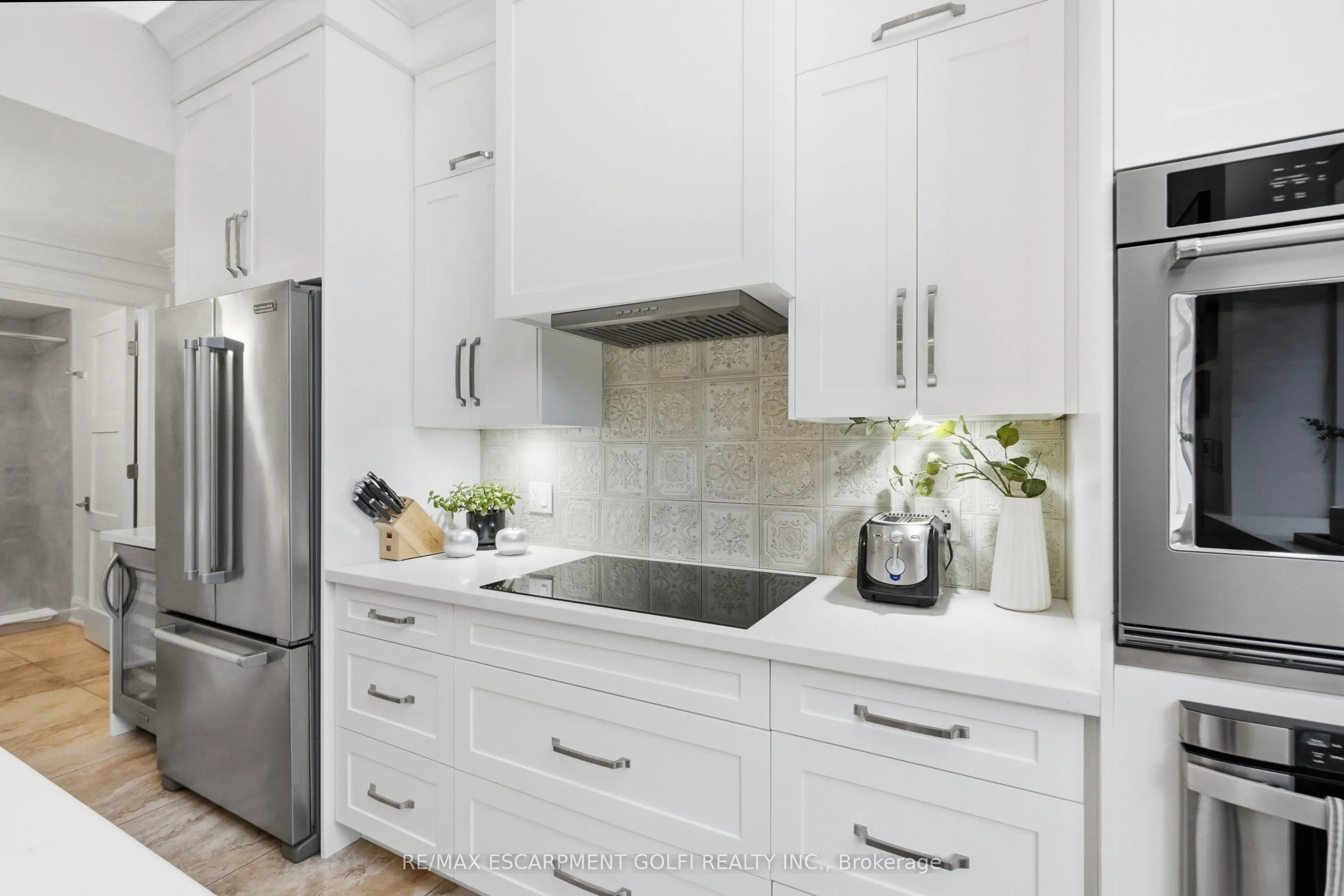 397 KING Street W #116