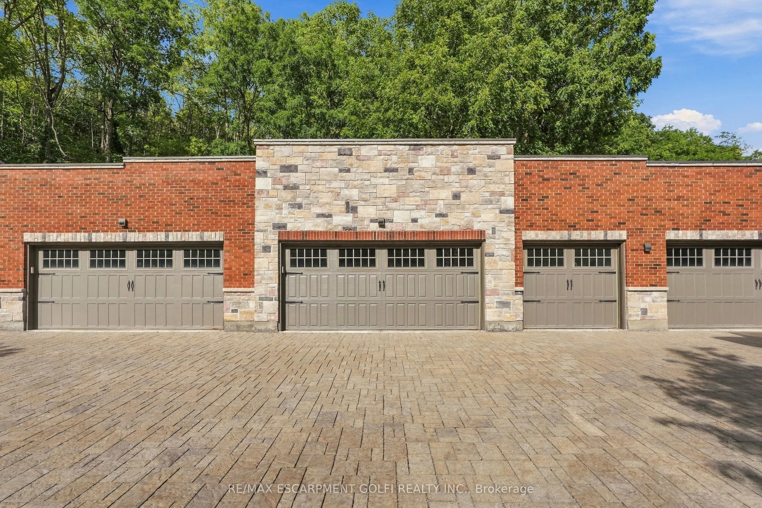 397 KING Street W #116