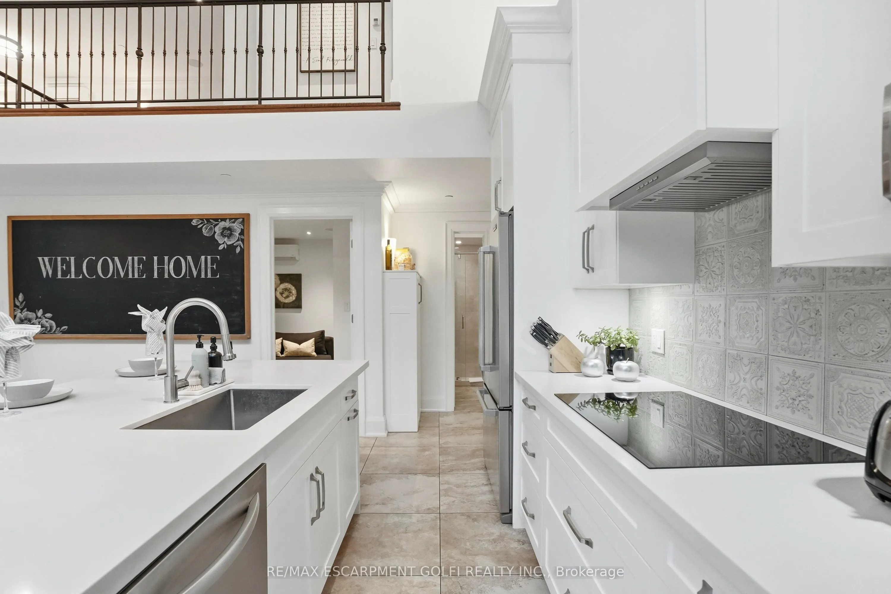 397 KING Street W #116