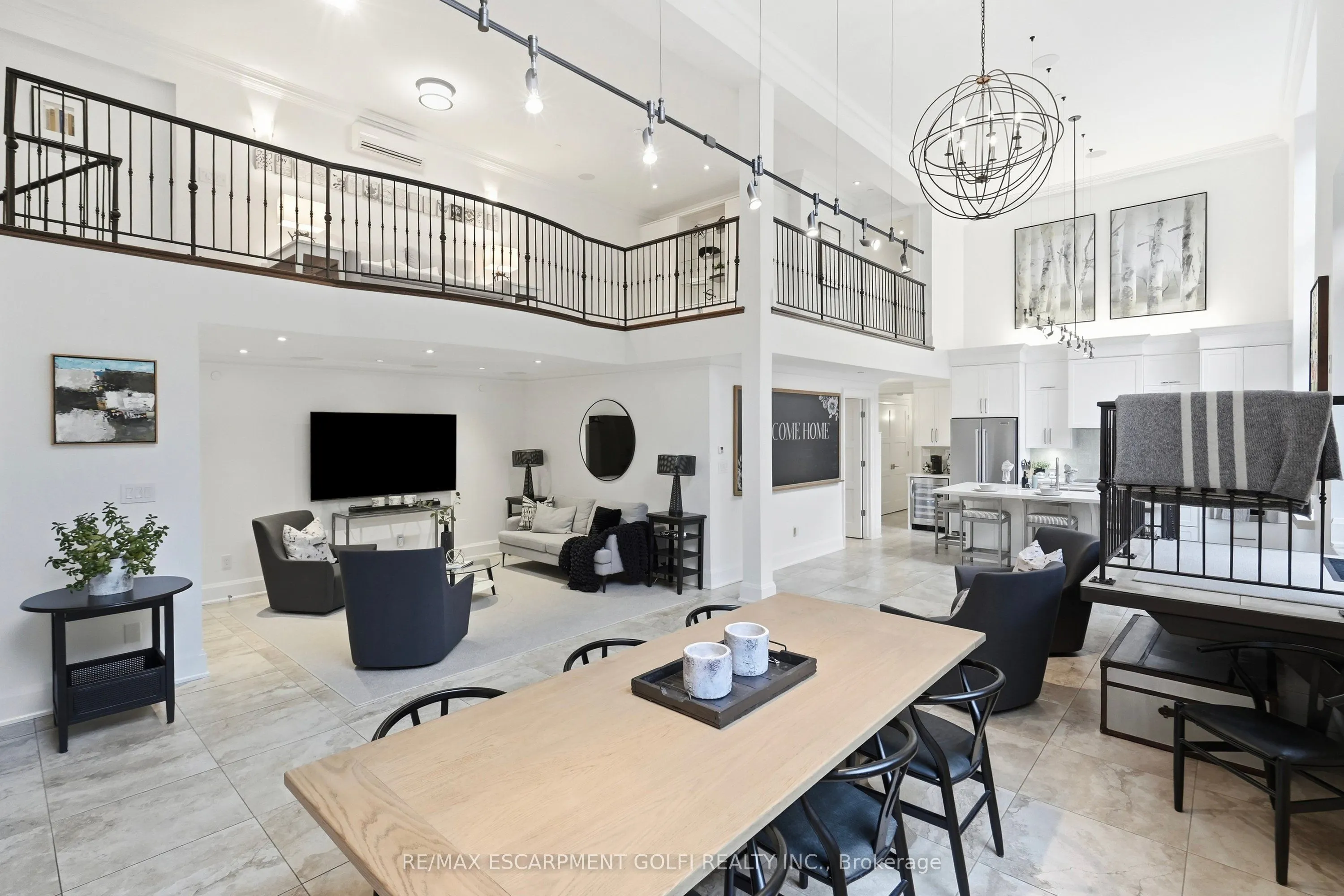 397 KING Street W #116