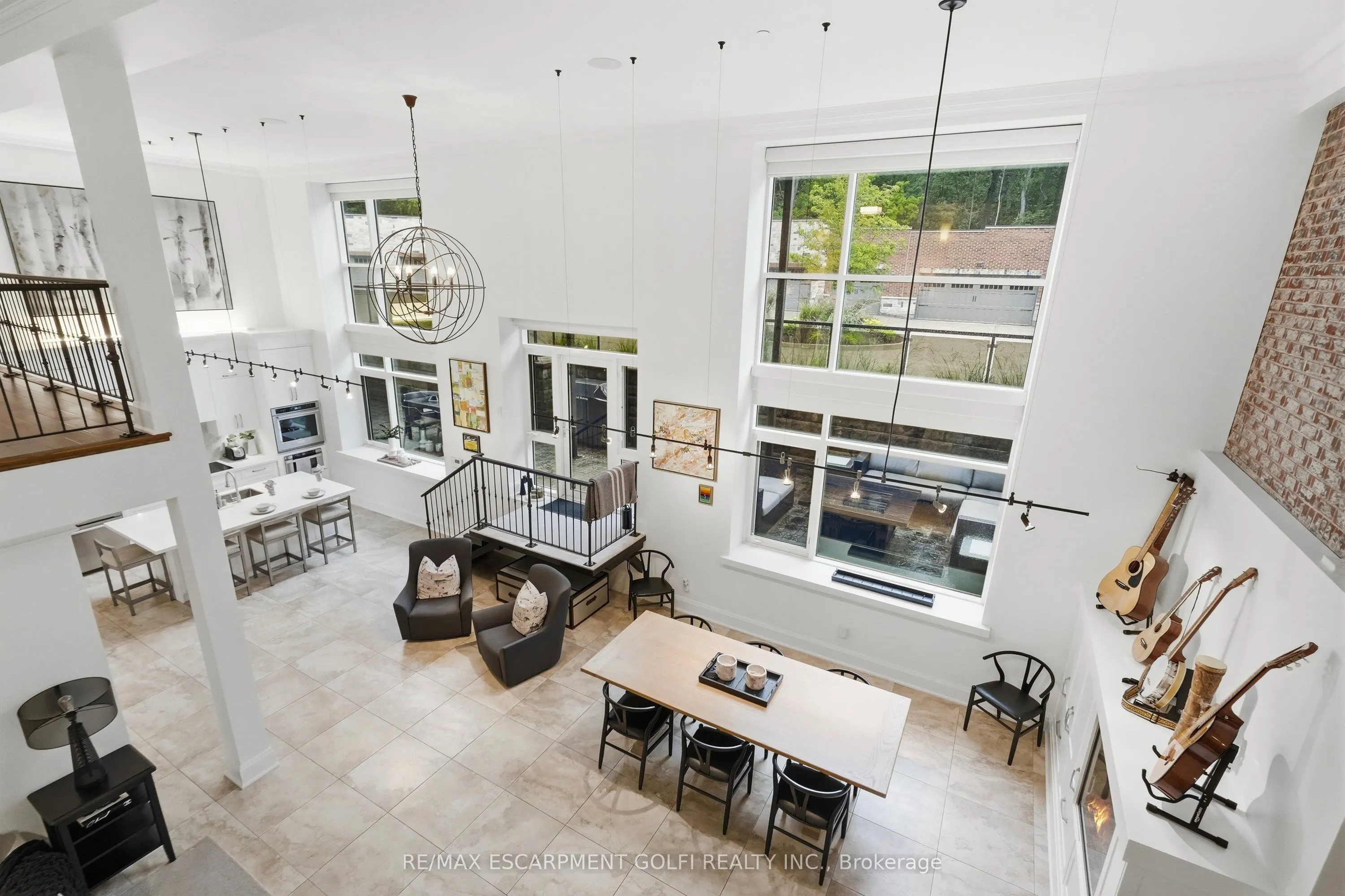 397 KING Street W #116