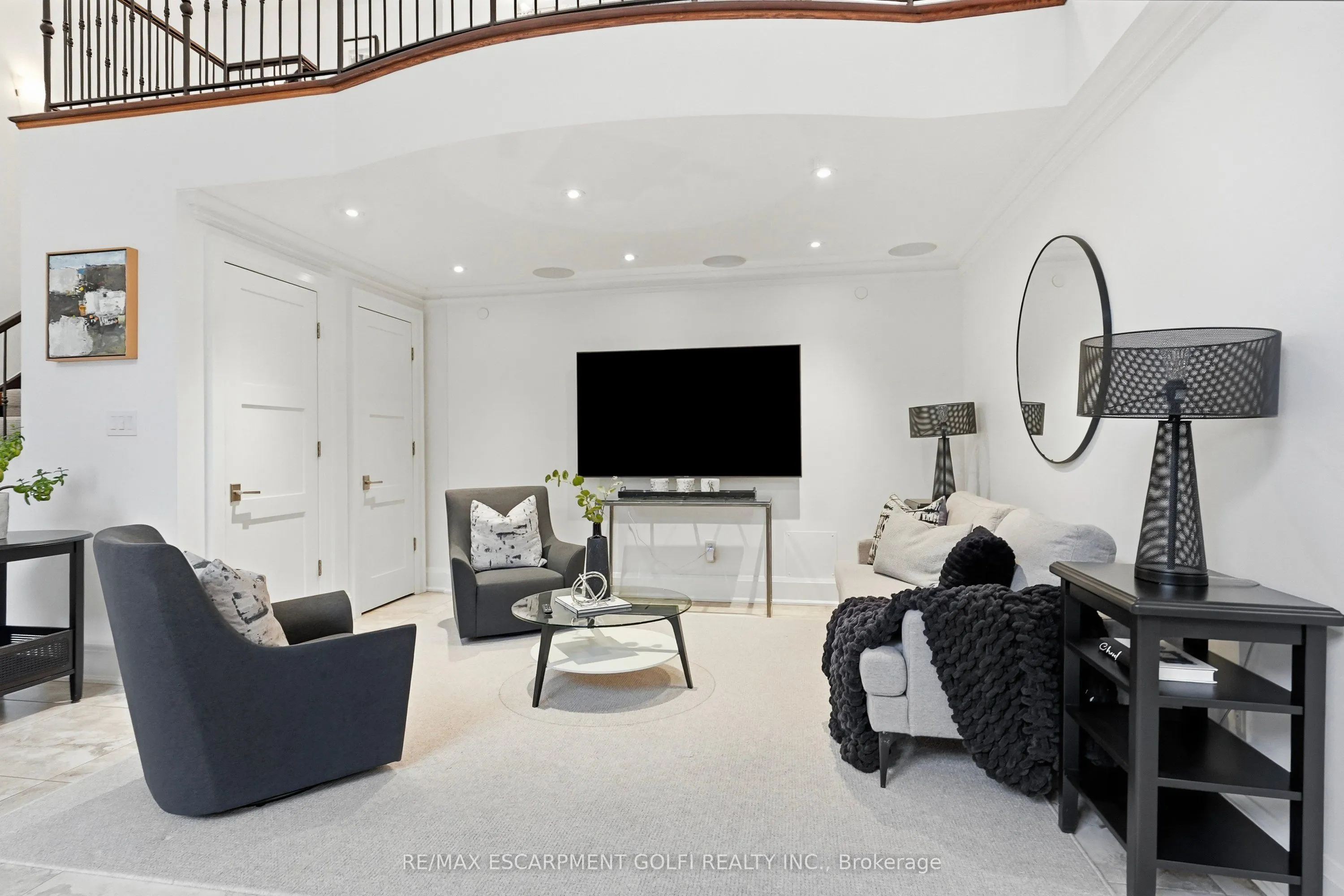 397 KING Street W #116