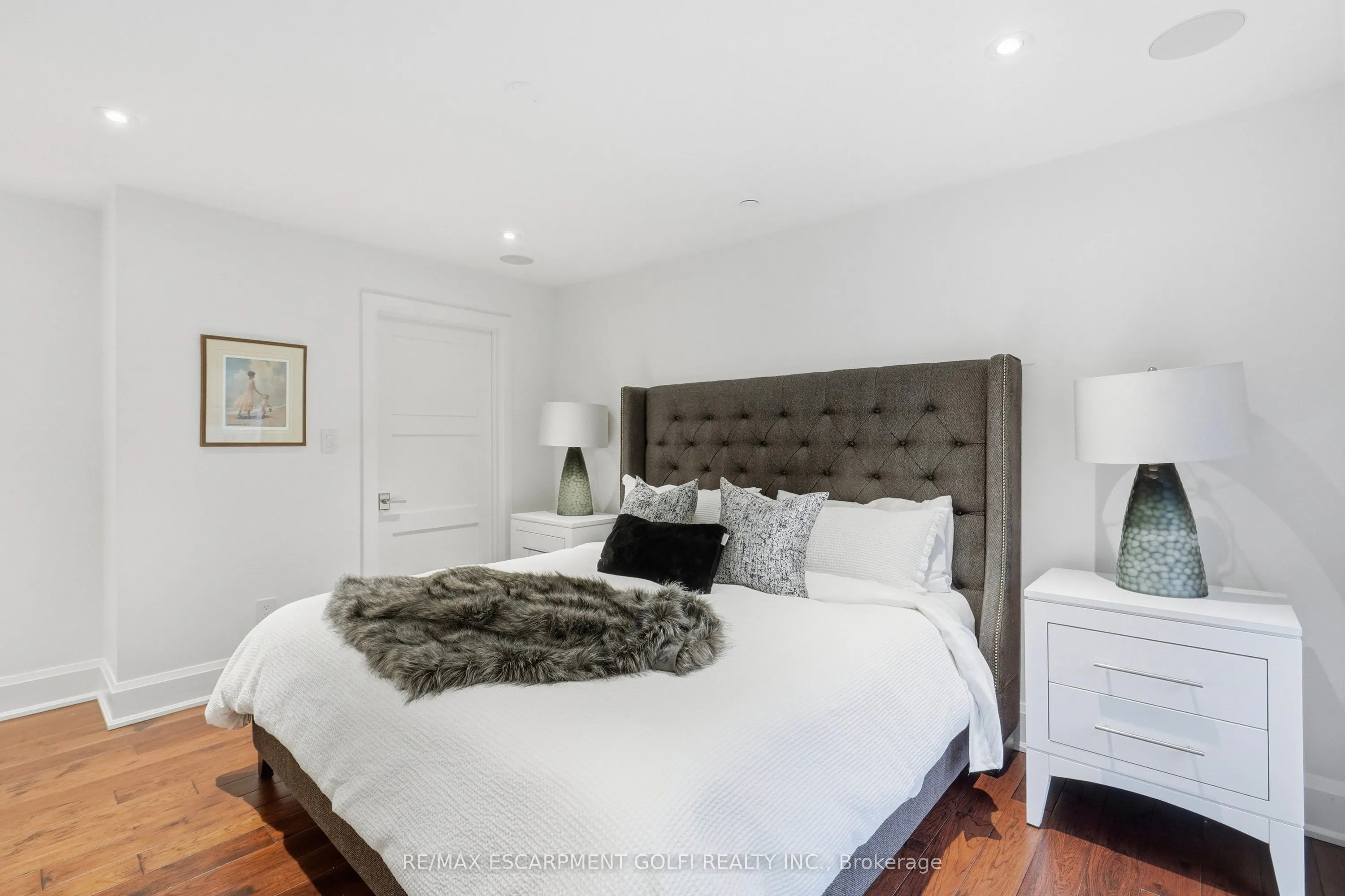 397 KING Street W #116