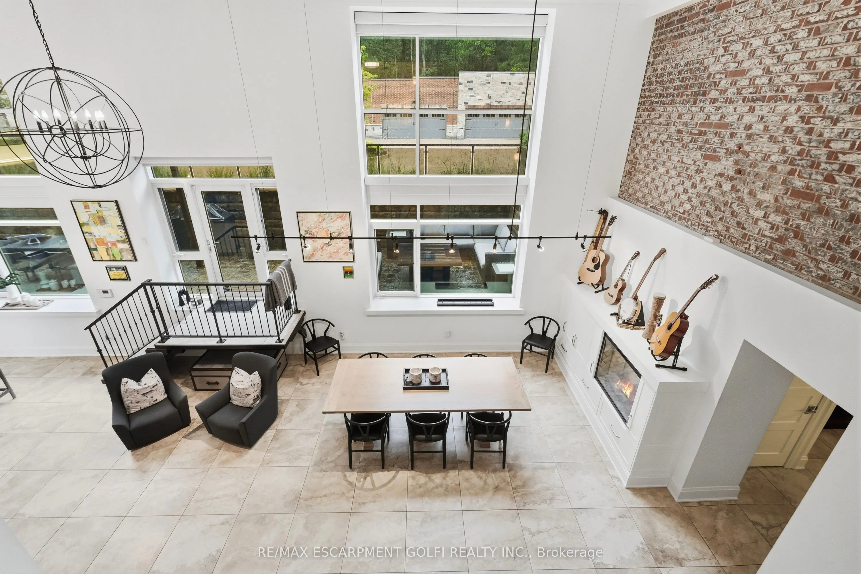397 KING Street W #116