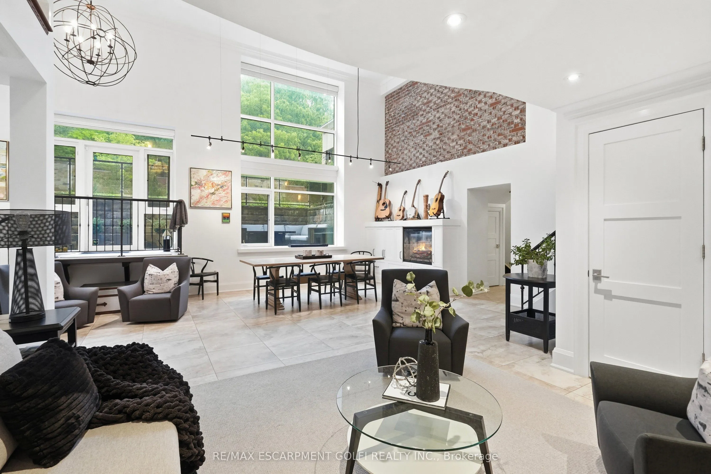 397 KING Street W #116