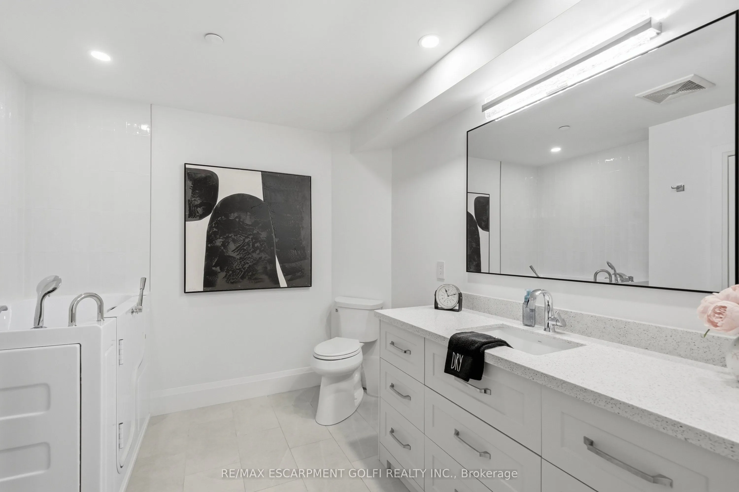 397 KING Street W #116