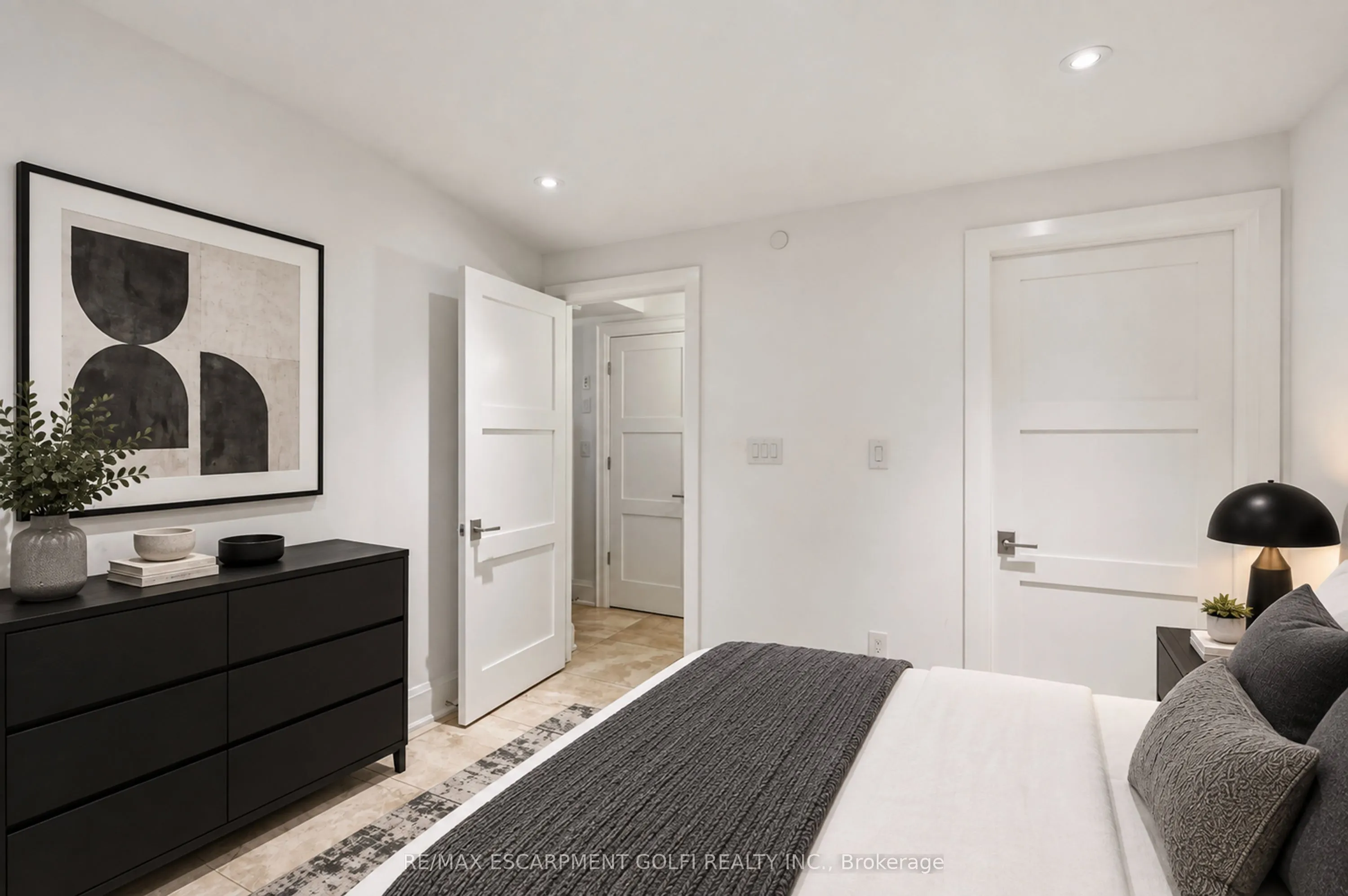 397 KING Street W #116