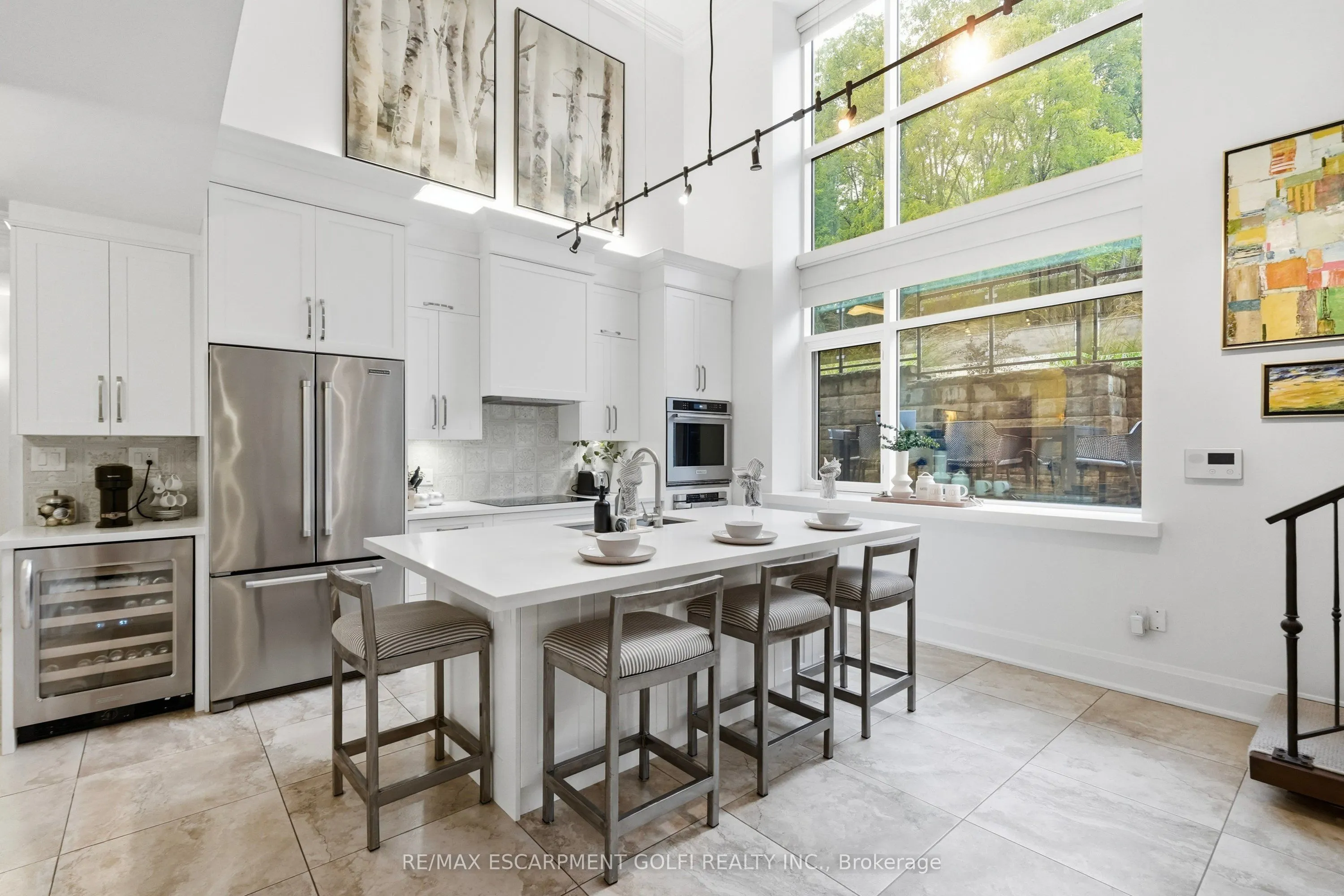 397 KING Street W #116