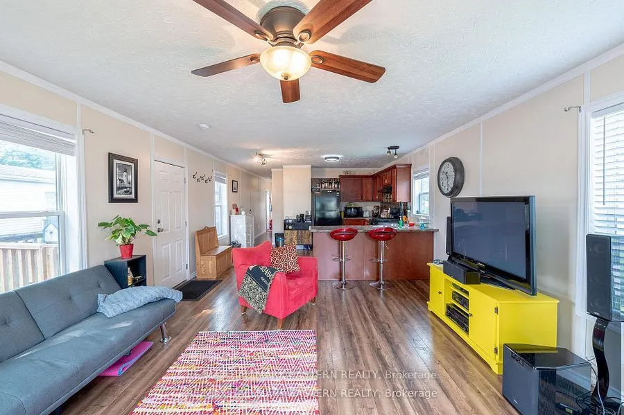 6 Hillview Drive