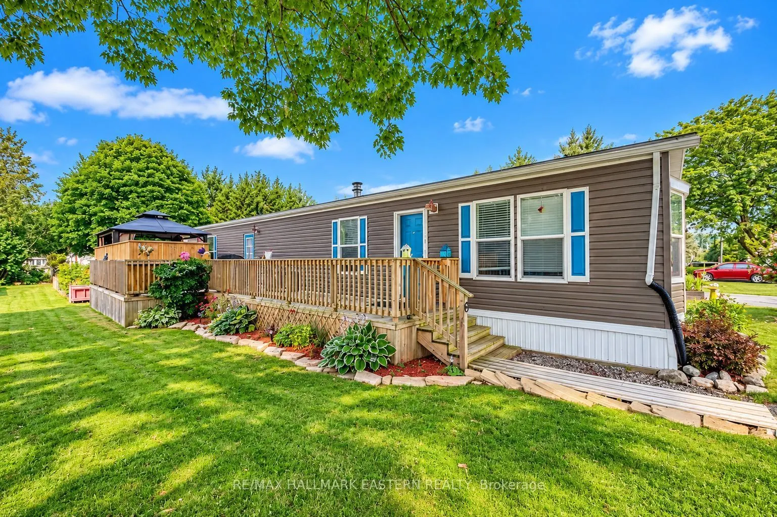 6 Hillview Drive