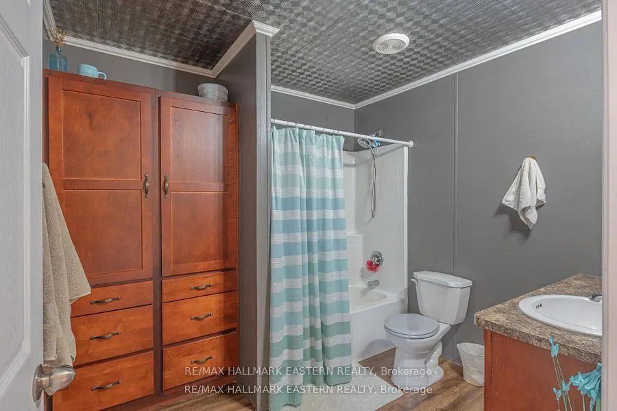 6 Hillview Drive