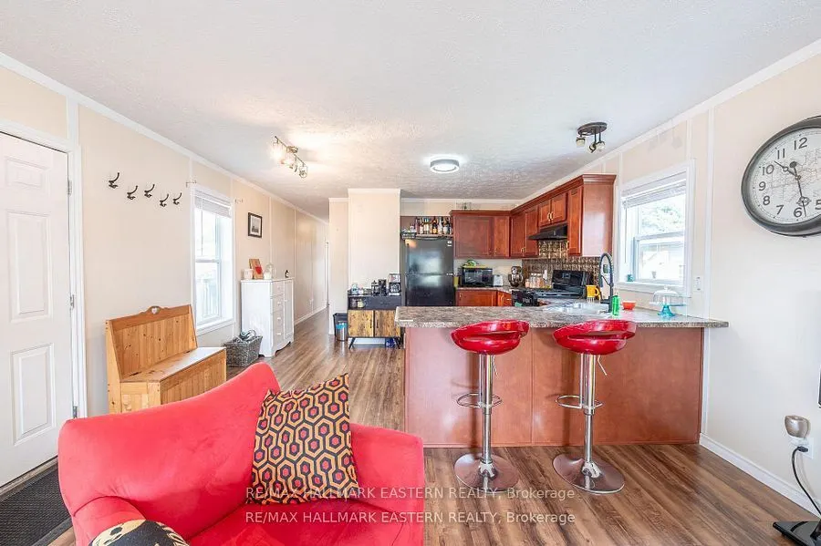 6 Hillview Drive