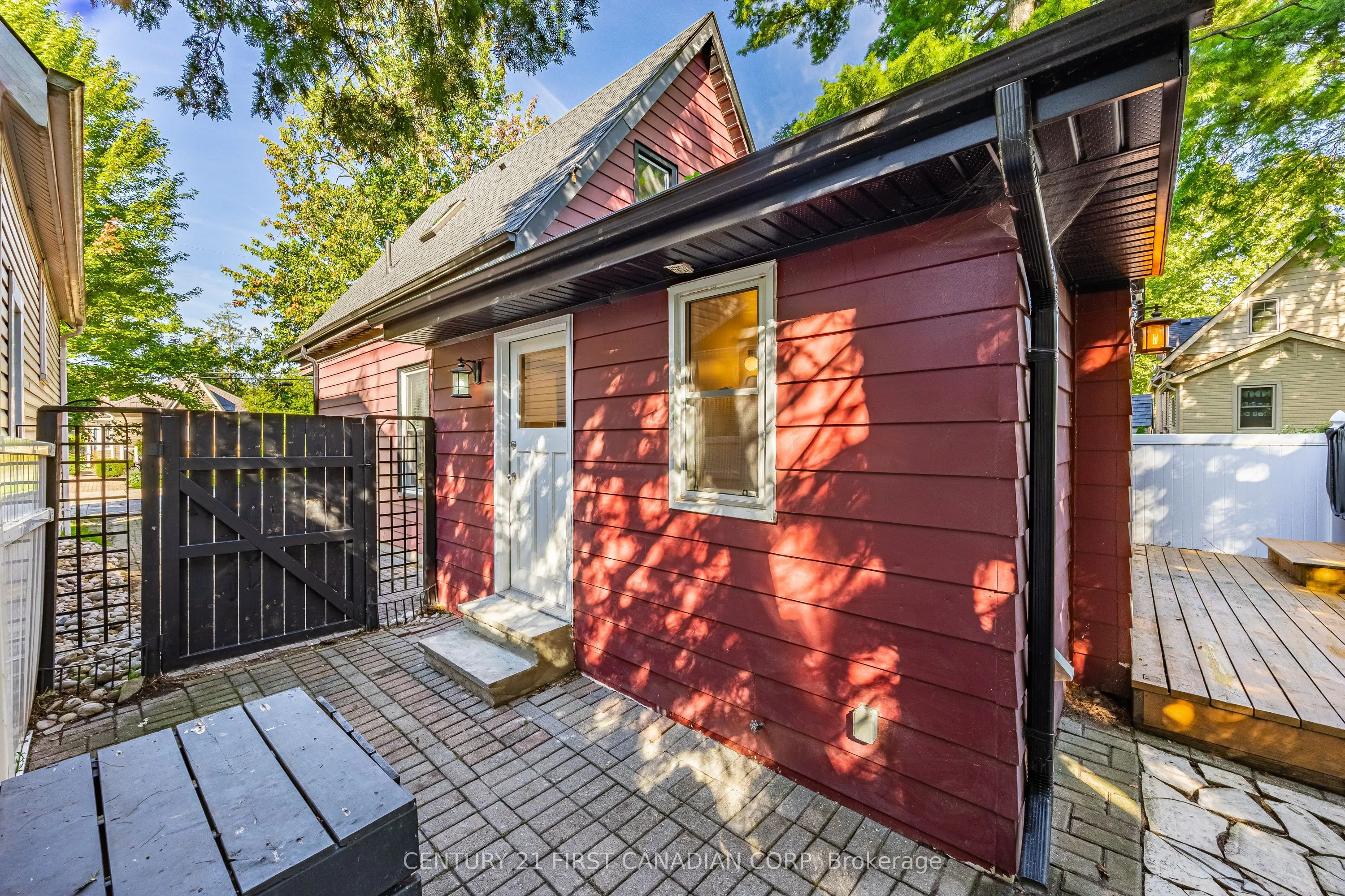 26 Thornton Avenue