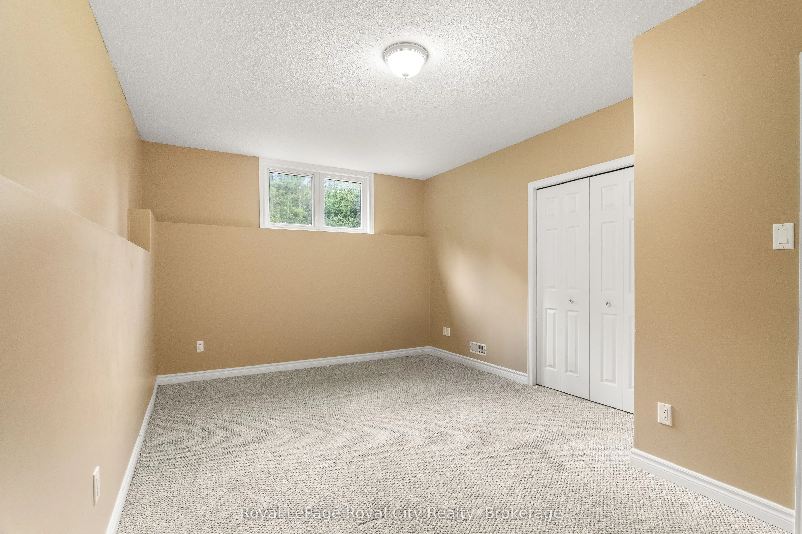 4452 Sideroad 20 N