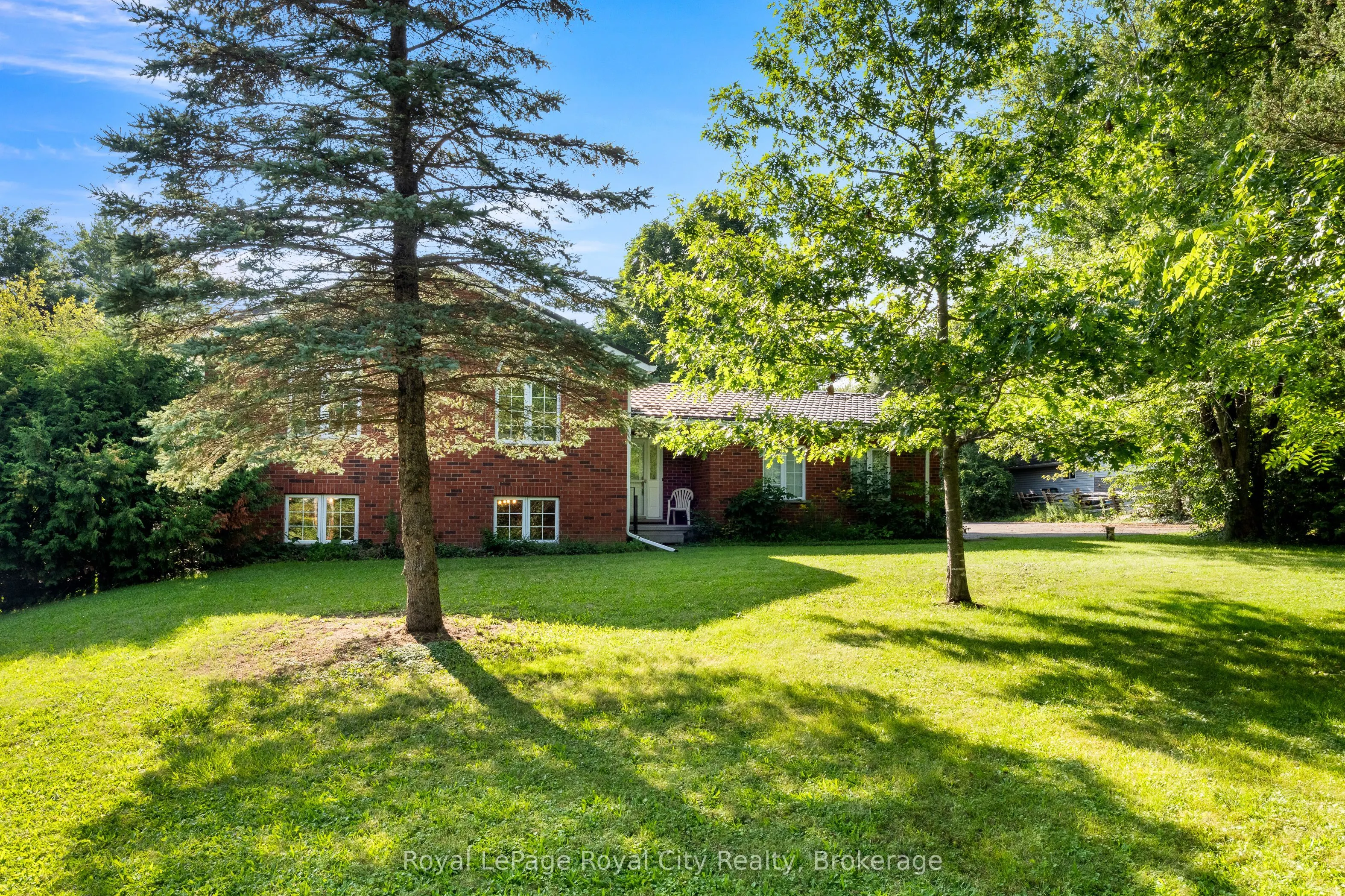 4452 Sideroad 20 N