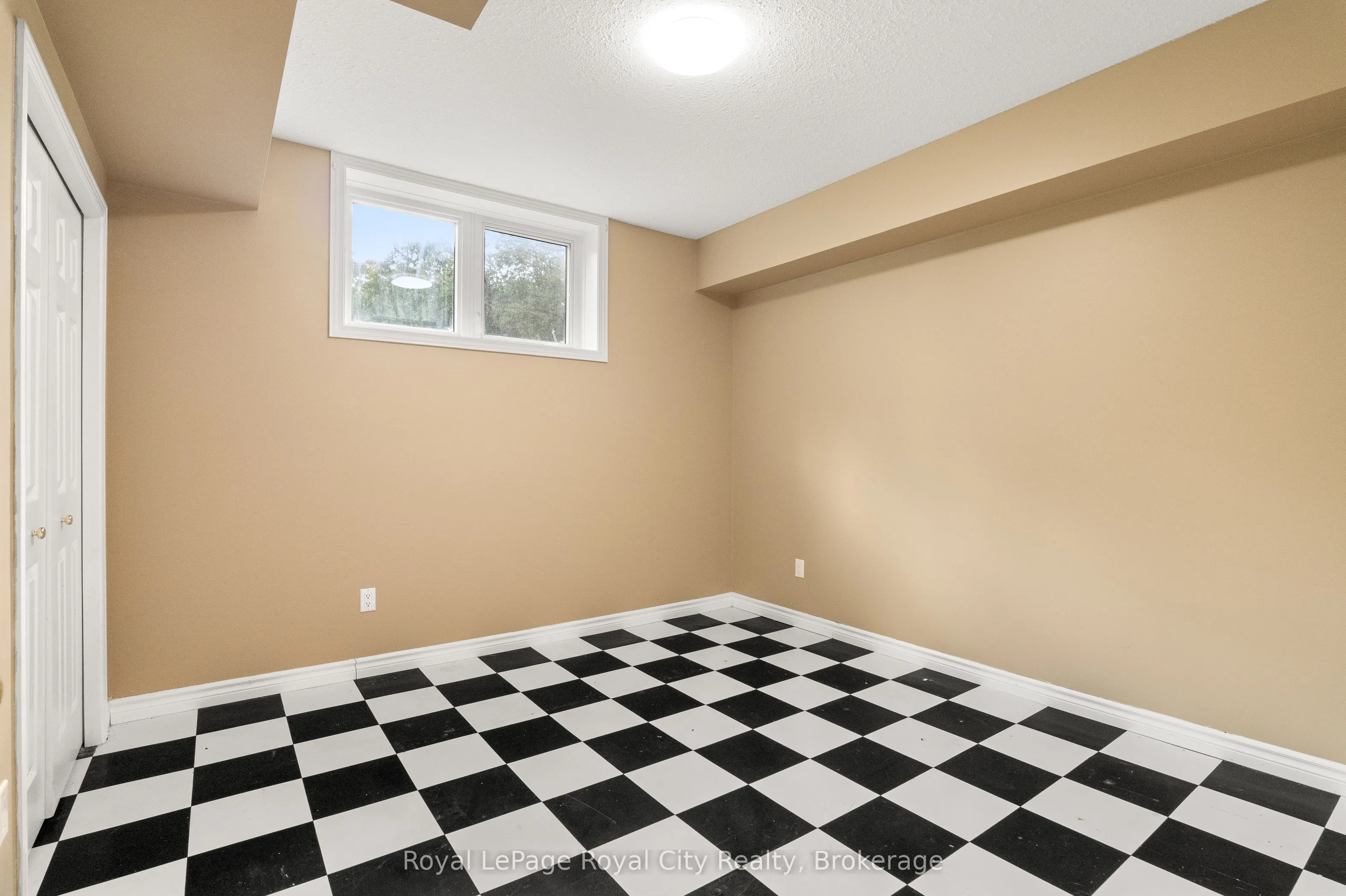 4452 Sideroad 20 N