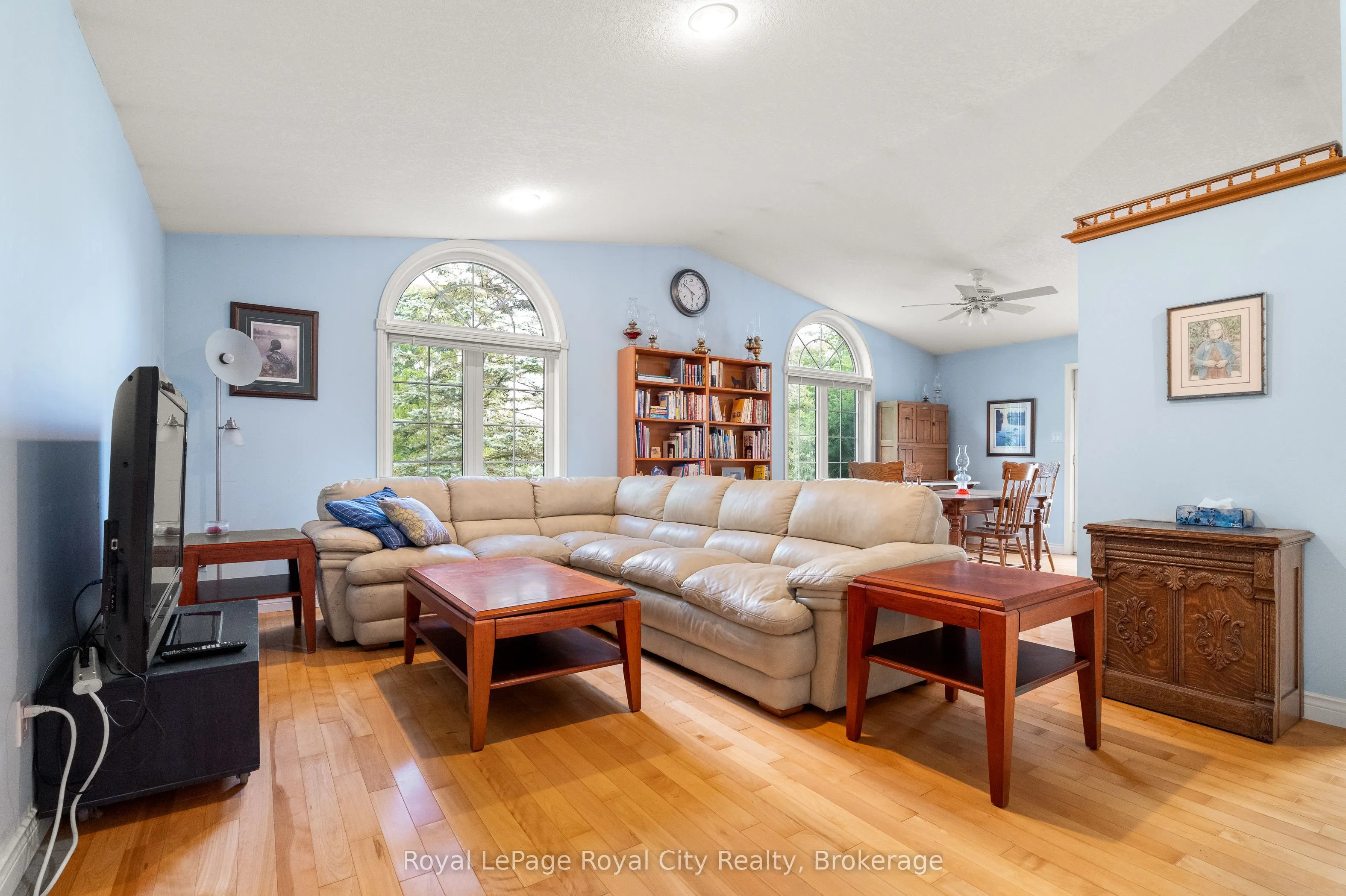 4452 Sideroad 20 N
