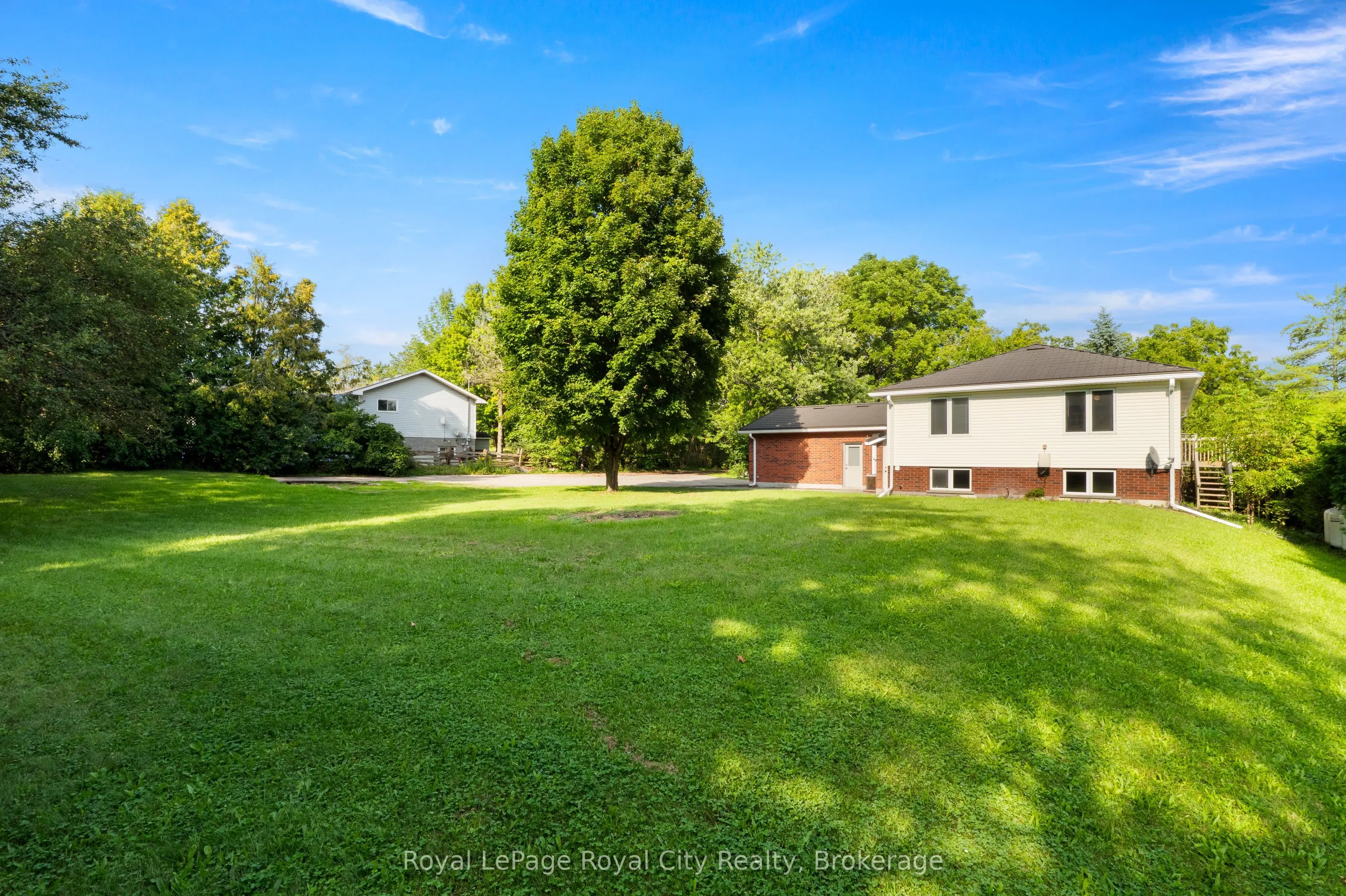 4452 Sideroad 20 N