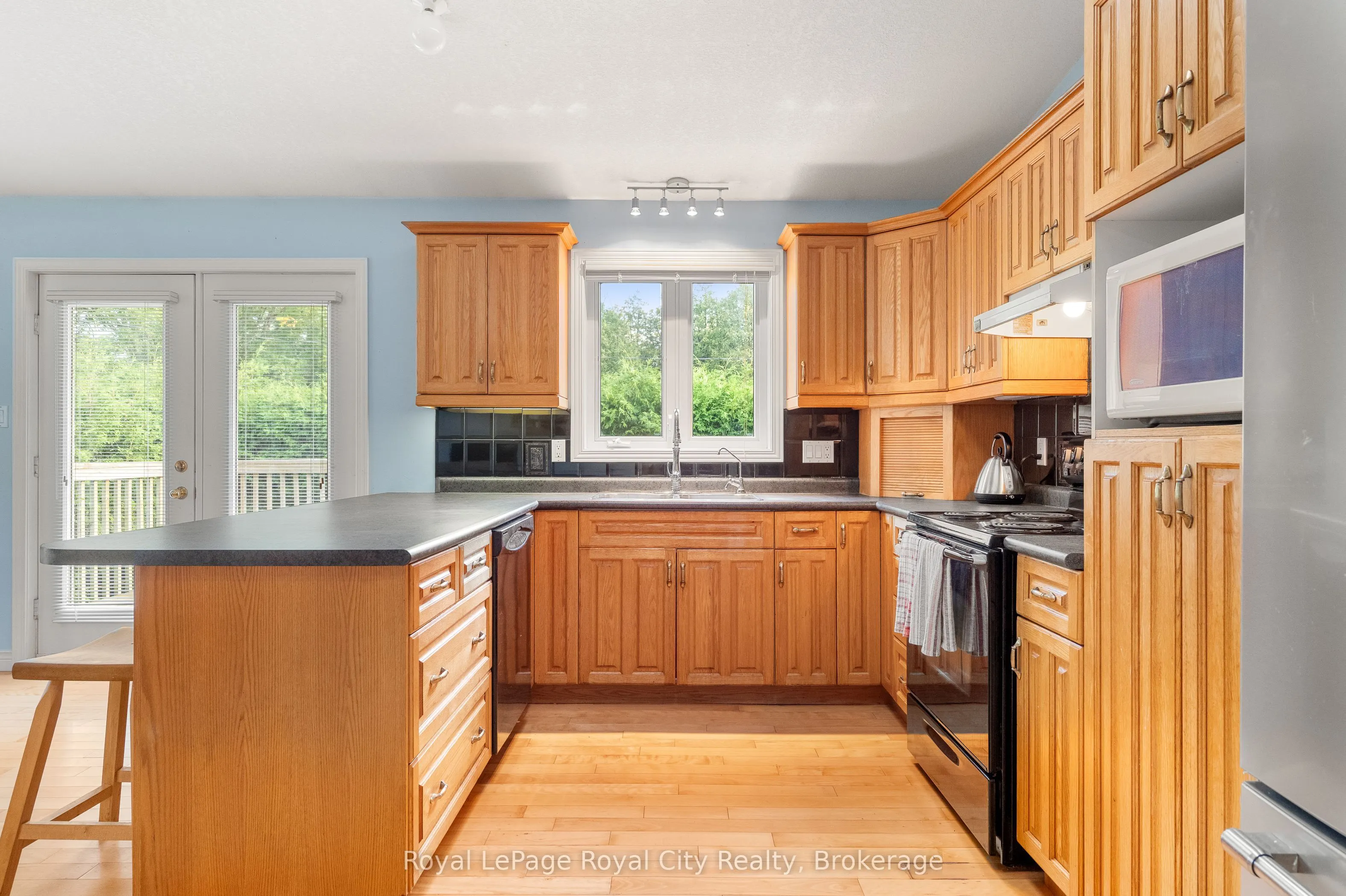 4452 Sideroad 20 N