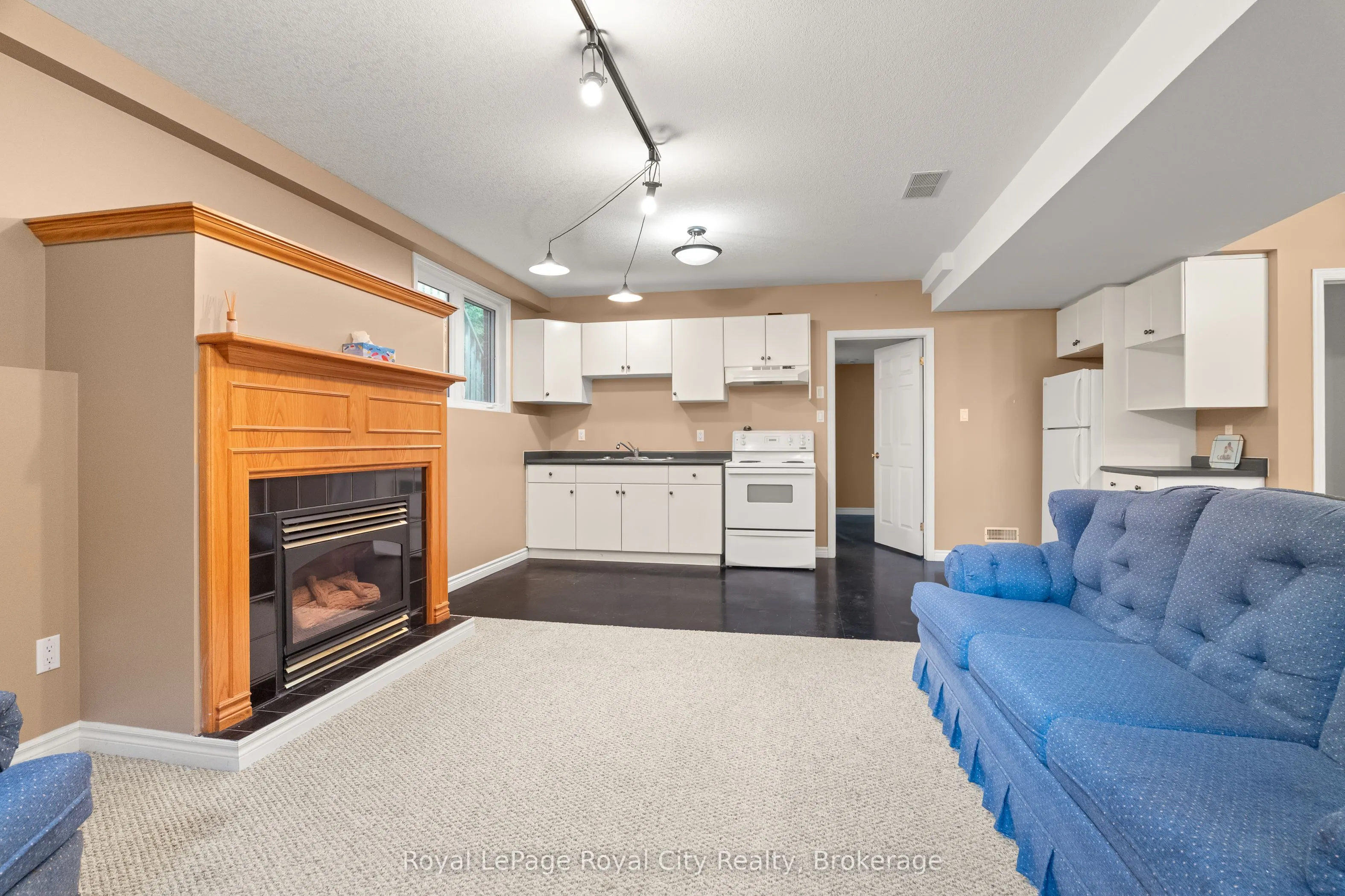 4452 Sideroad 20 N