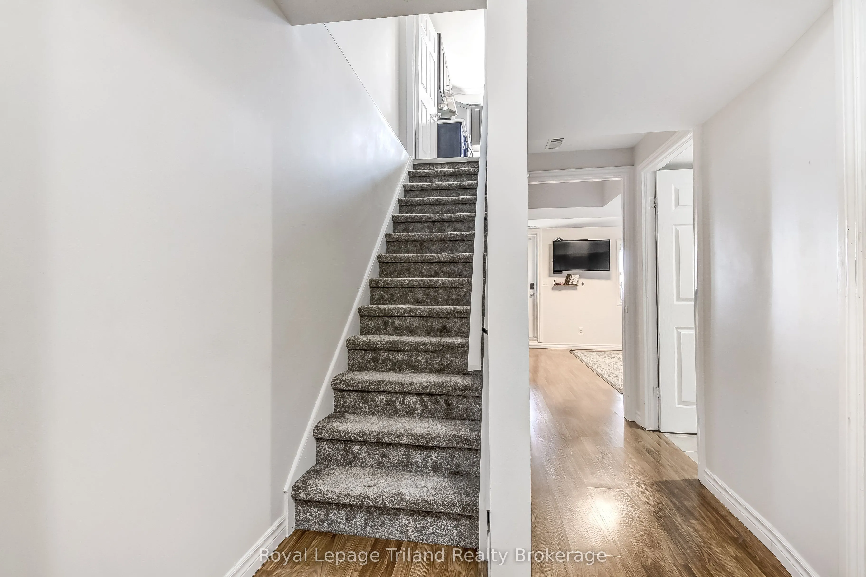 847 Hunters Gate Crescent