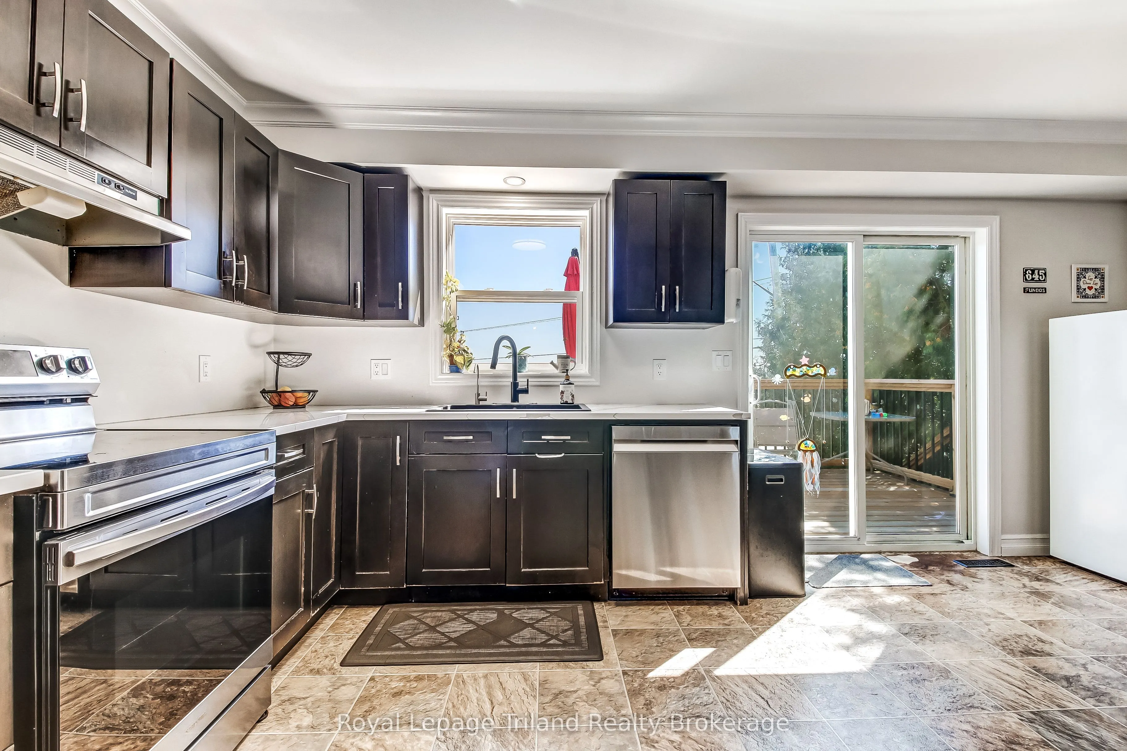 847 Hunters Gate Crescent