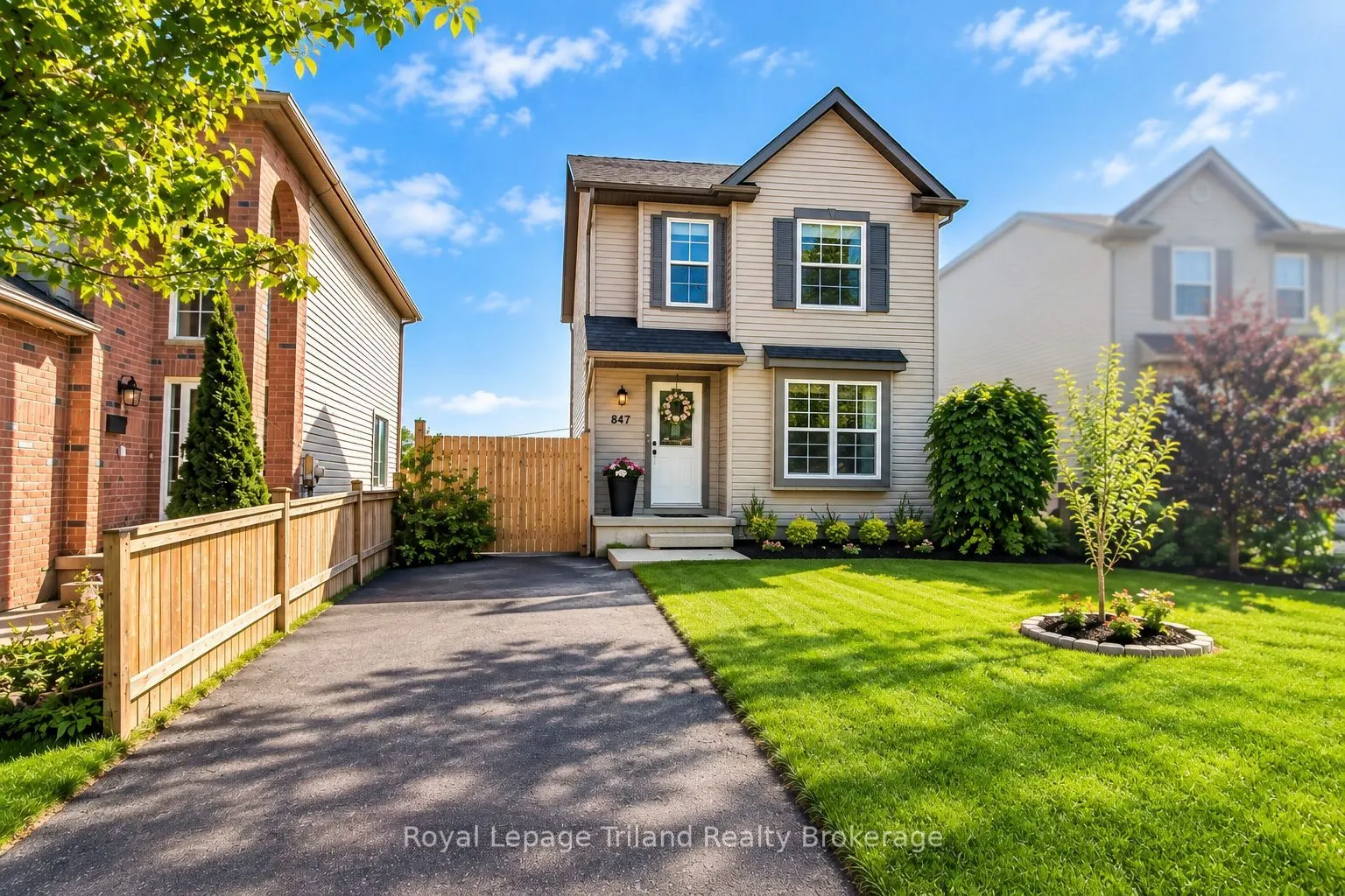 847 Hunters Gate Crescent