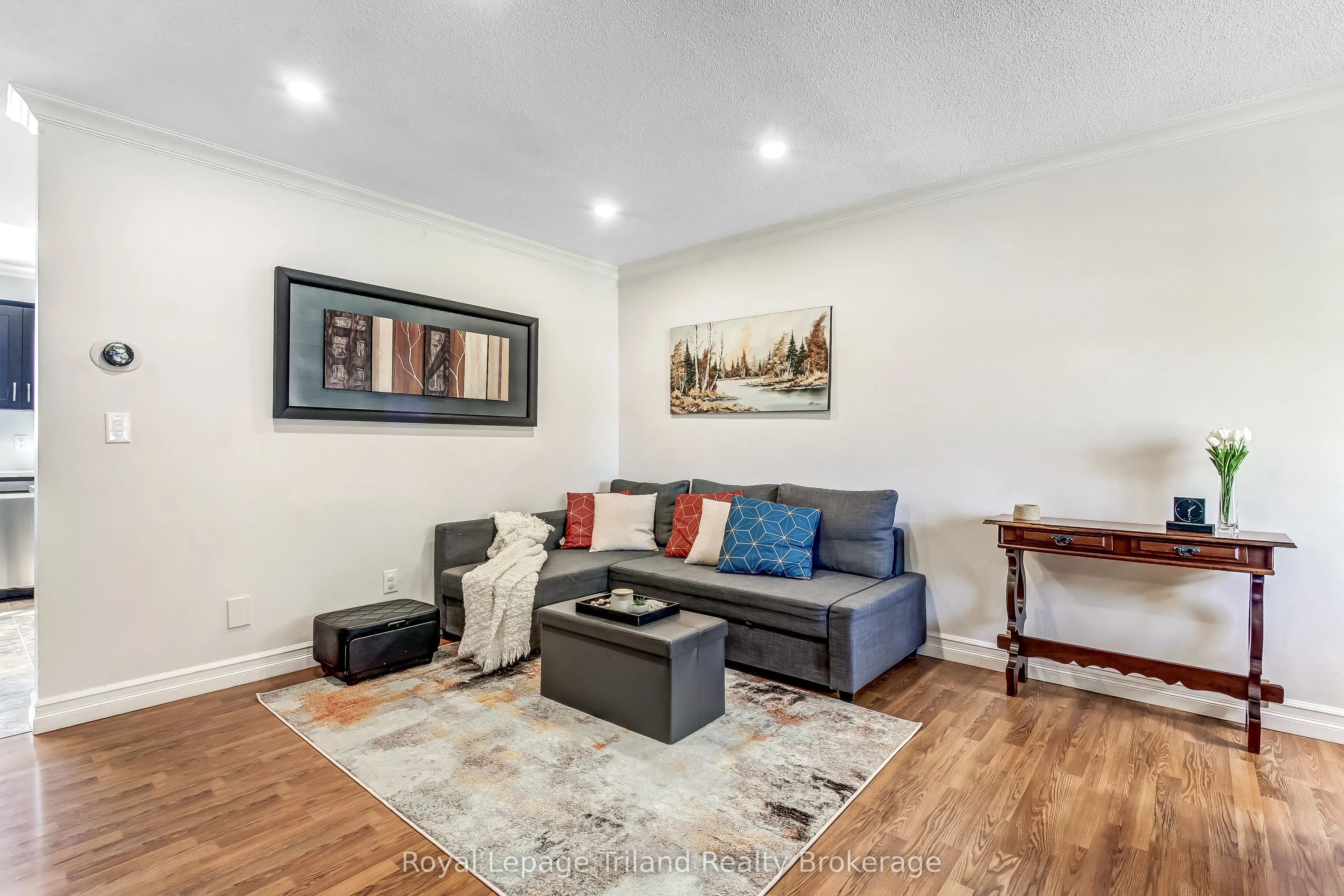 847 Hunters Gate Crescent