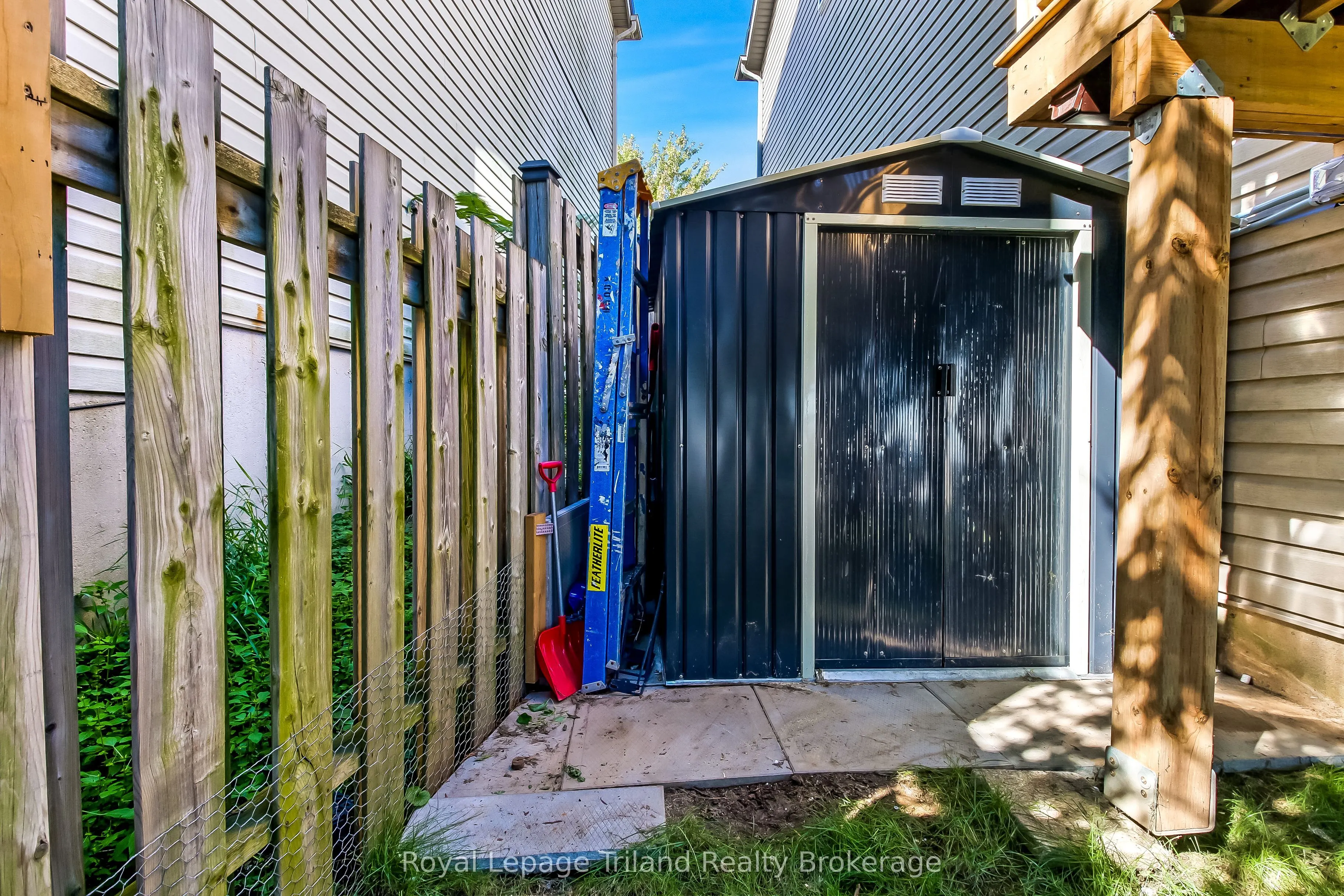 847 Hunters Gate Crescent