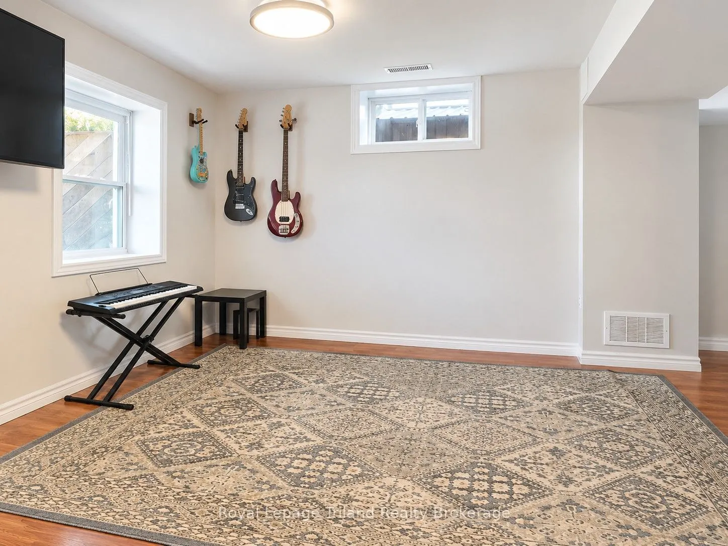 847 Hunters Gate Crescent