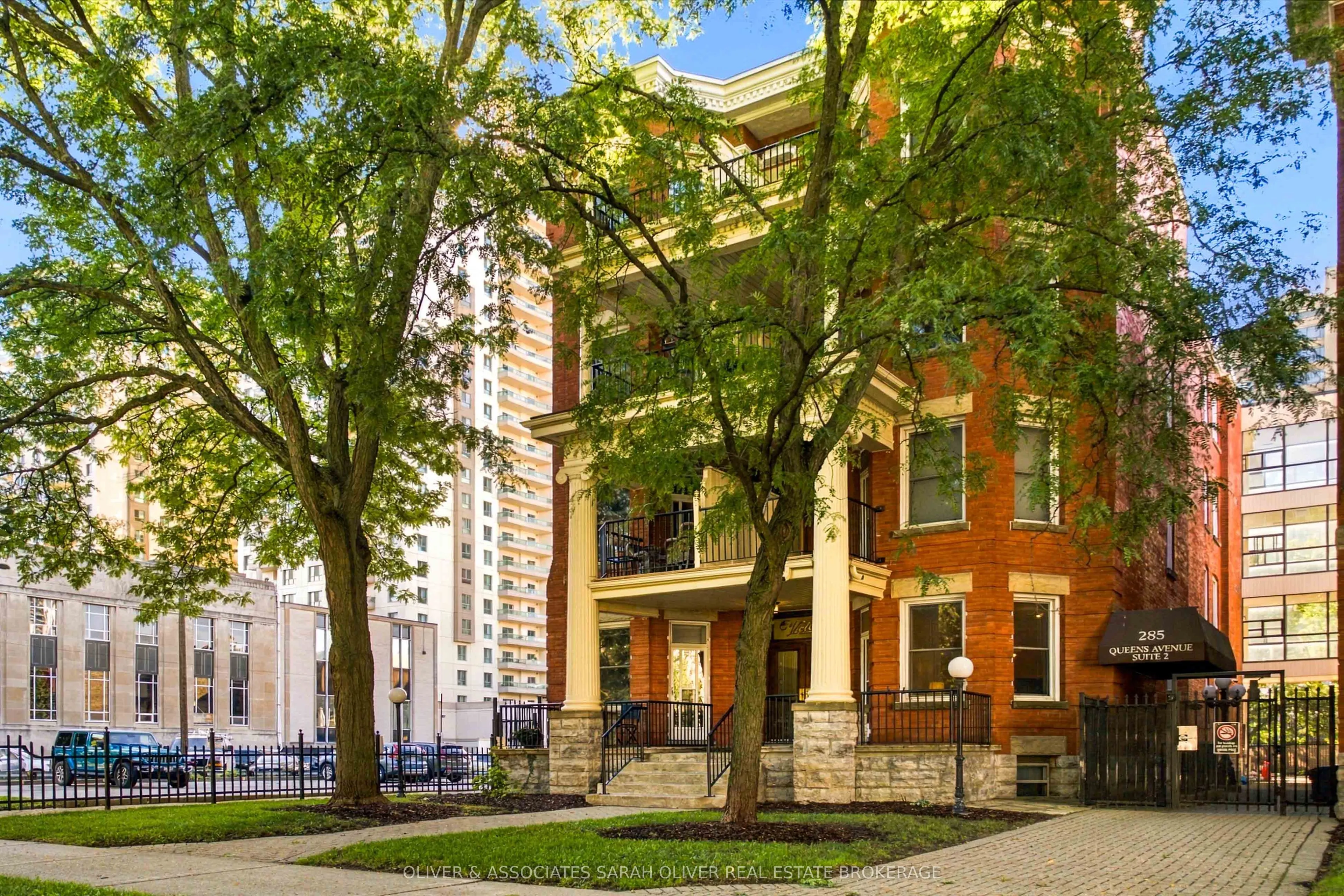285 Queens Avenue #101