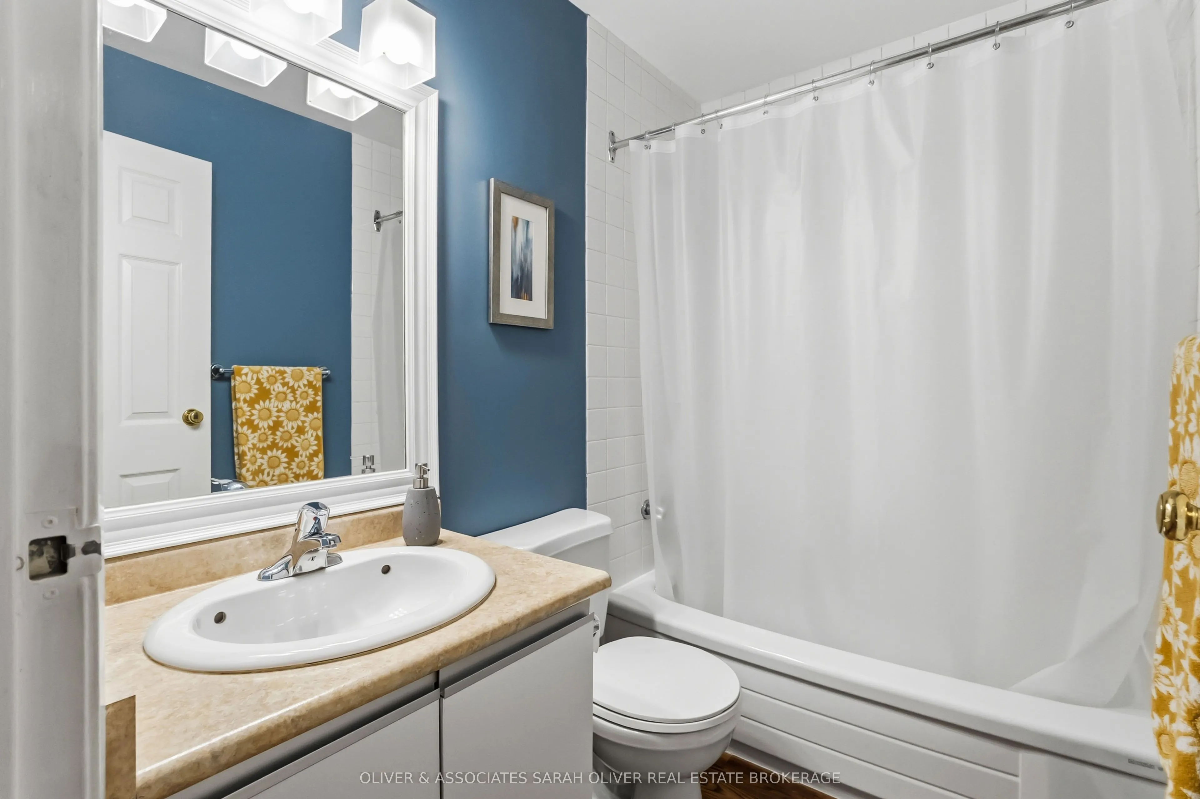 285 Queens Avenue #101
