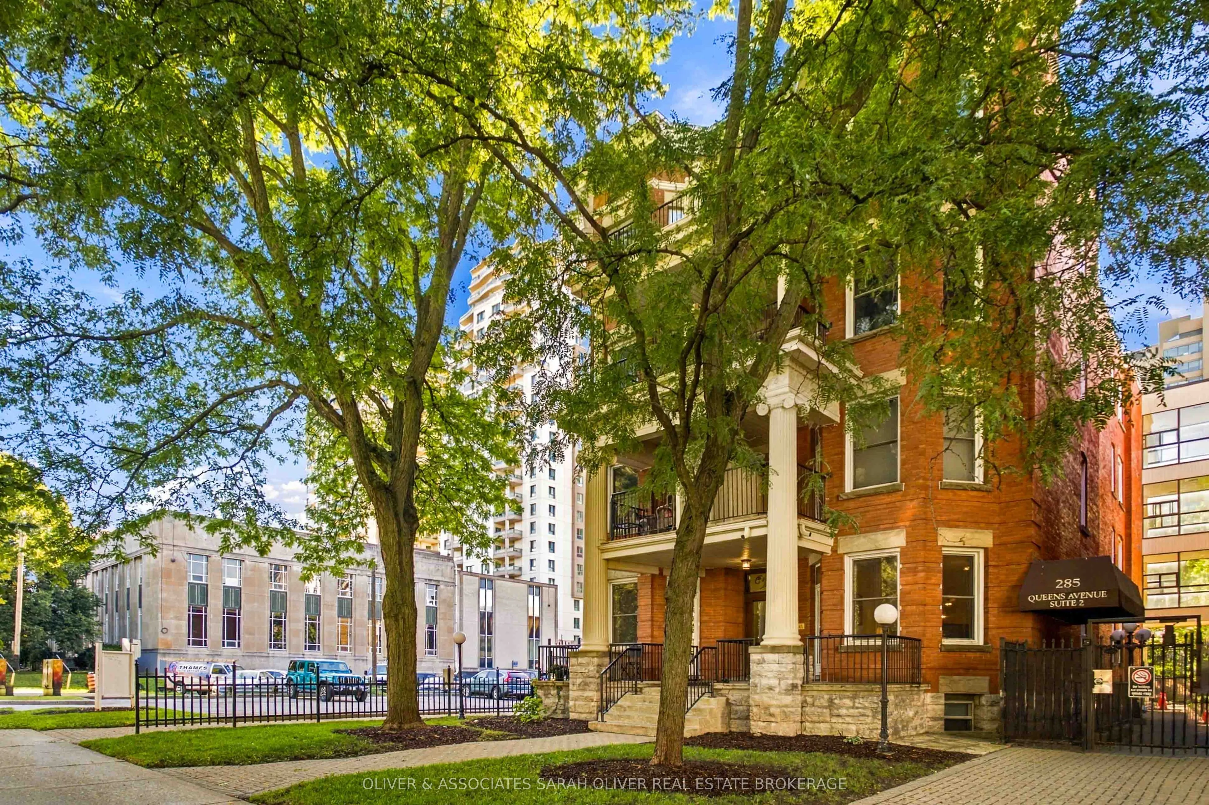 285 Queens Avenue #101