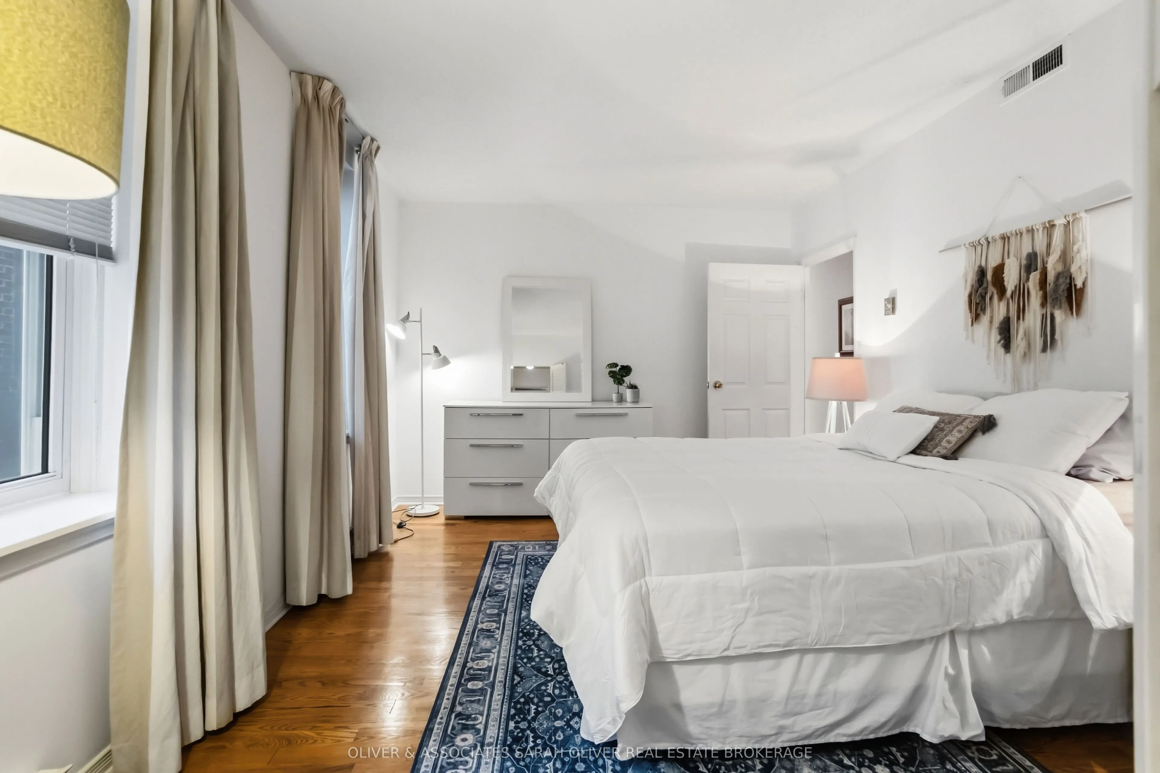 285 Queens Avenue #101